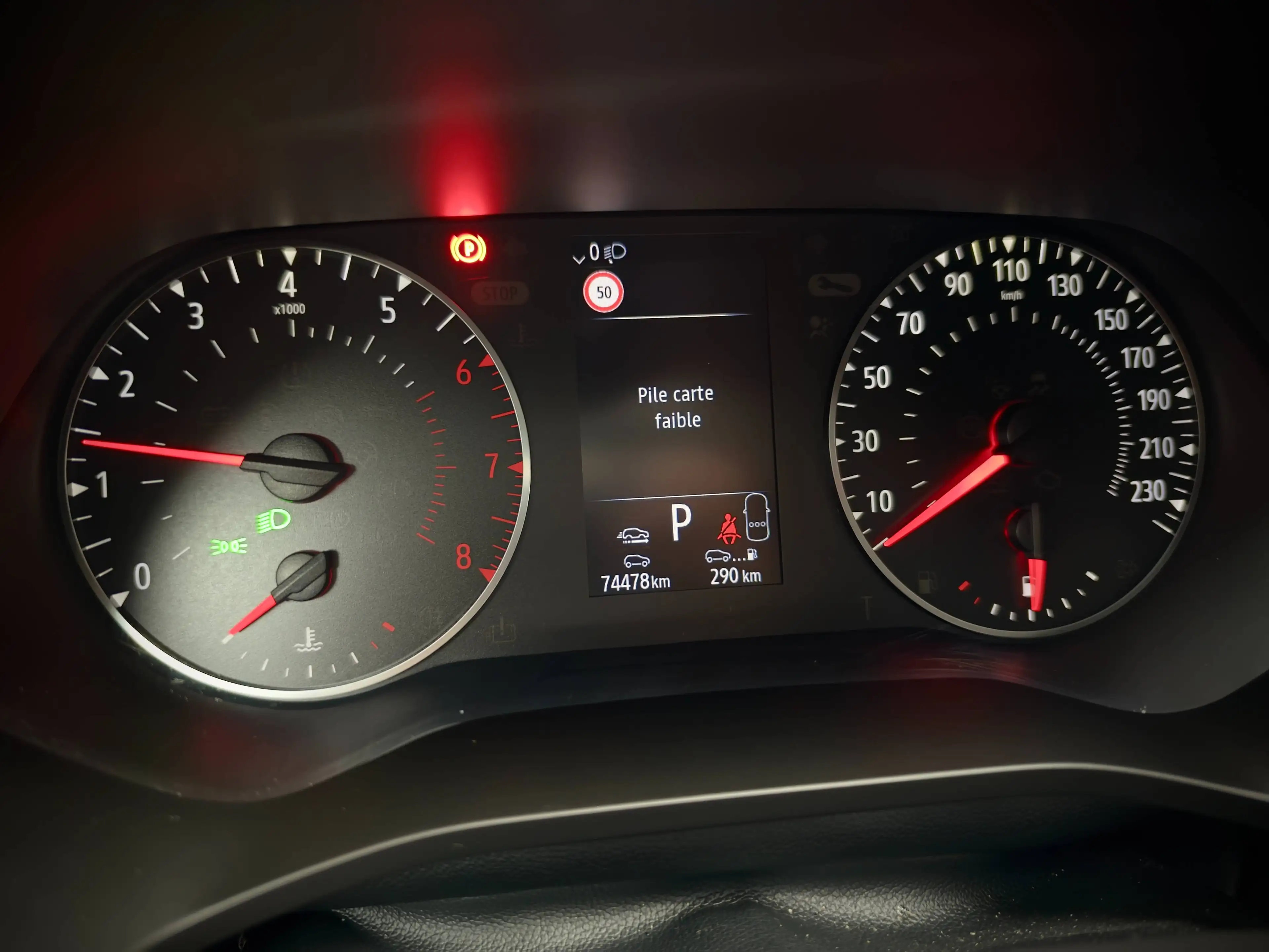 Renault Arkana 1.3 TCe EDC-1ERPRO-LED-COCKPIT-CARPLAY-CAMERA-JANTES17-PDC — photo 14