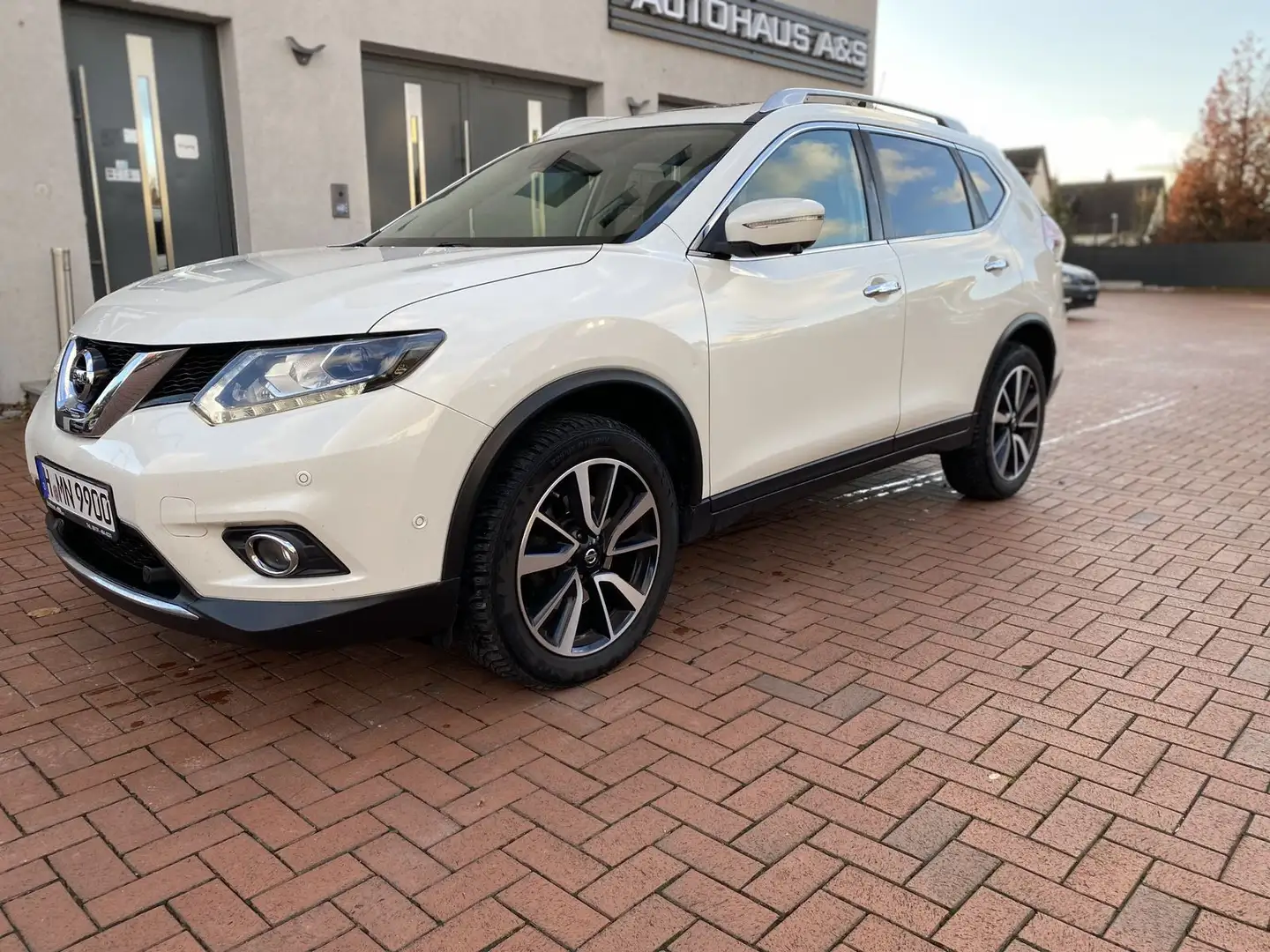 Nissan X-Trail Tekna Autom Pano Kamera 360° AHK Weiß - 1
