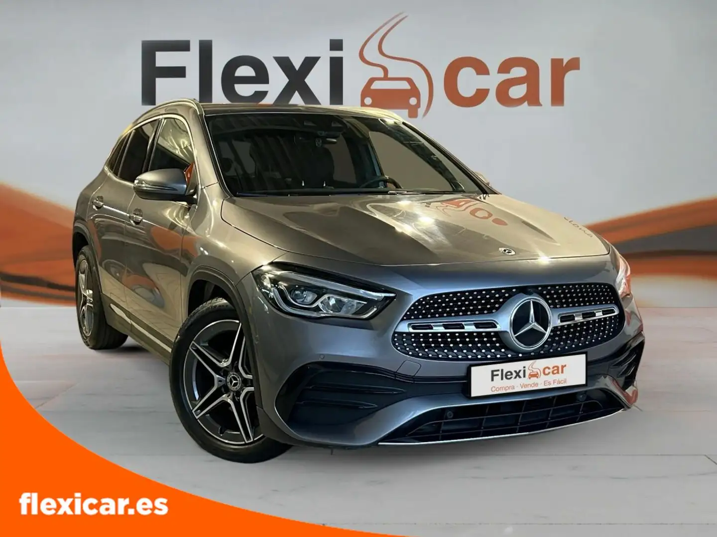 Mercedes-Benz GLA 180 200 - 5 P (2022) Gris - 2