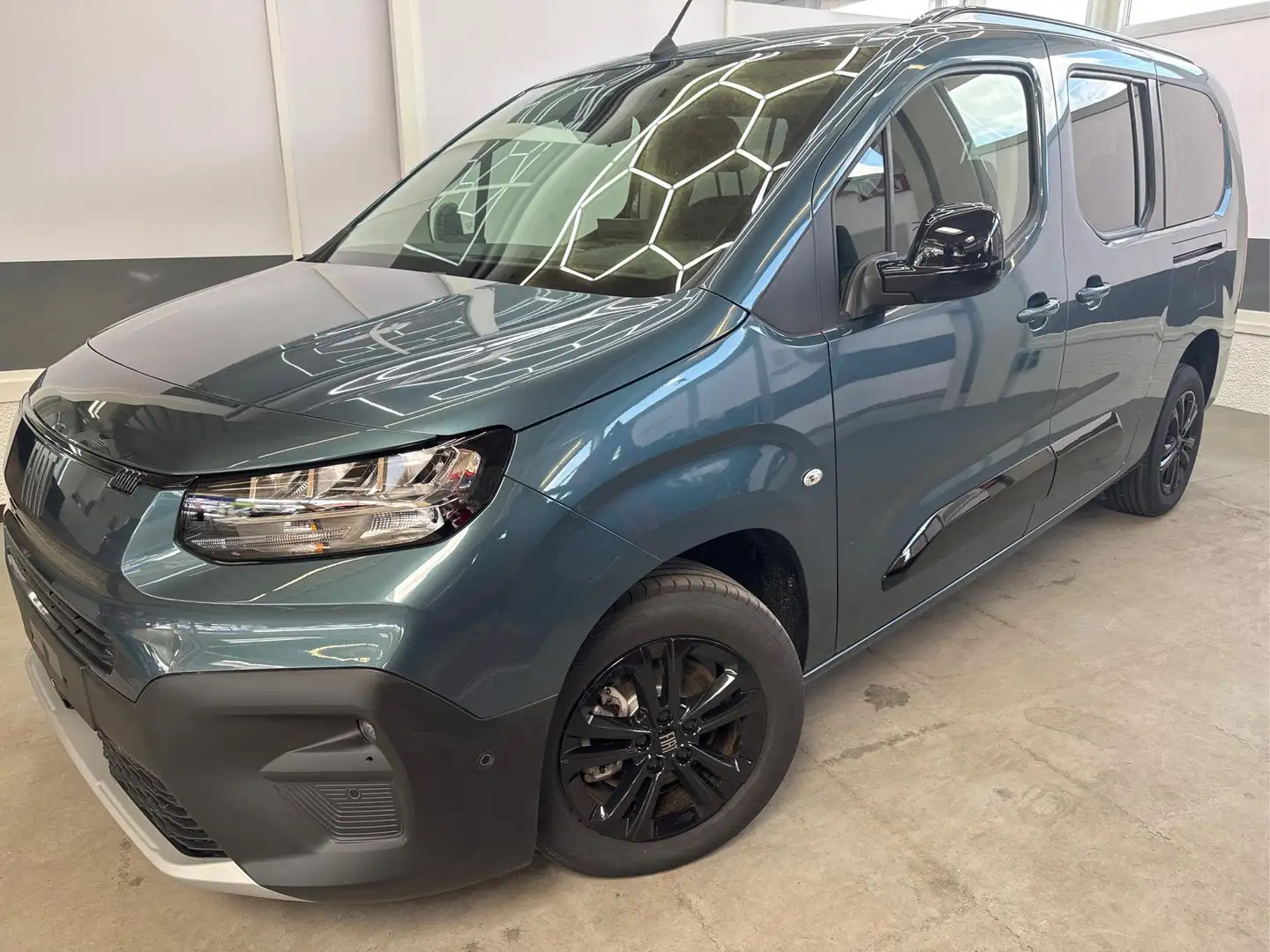 Fiat Doblo L2 EDITION AUT 7-SITZER STYLE PACK SHZ TOTWINKE... Blau - 1