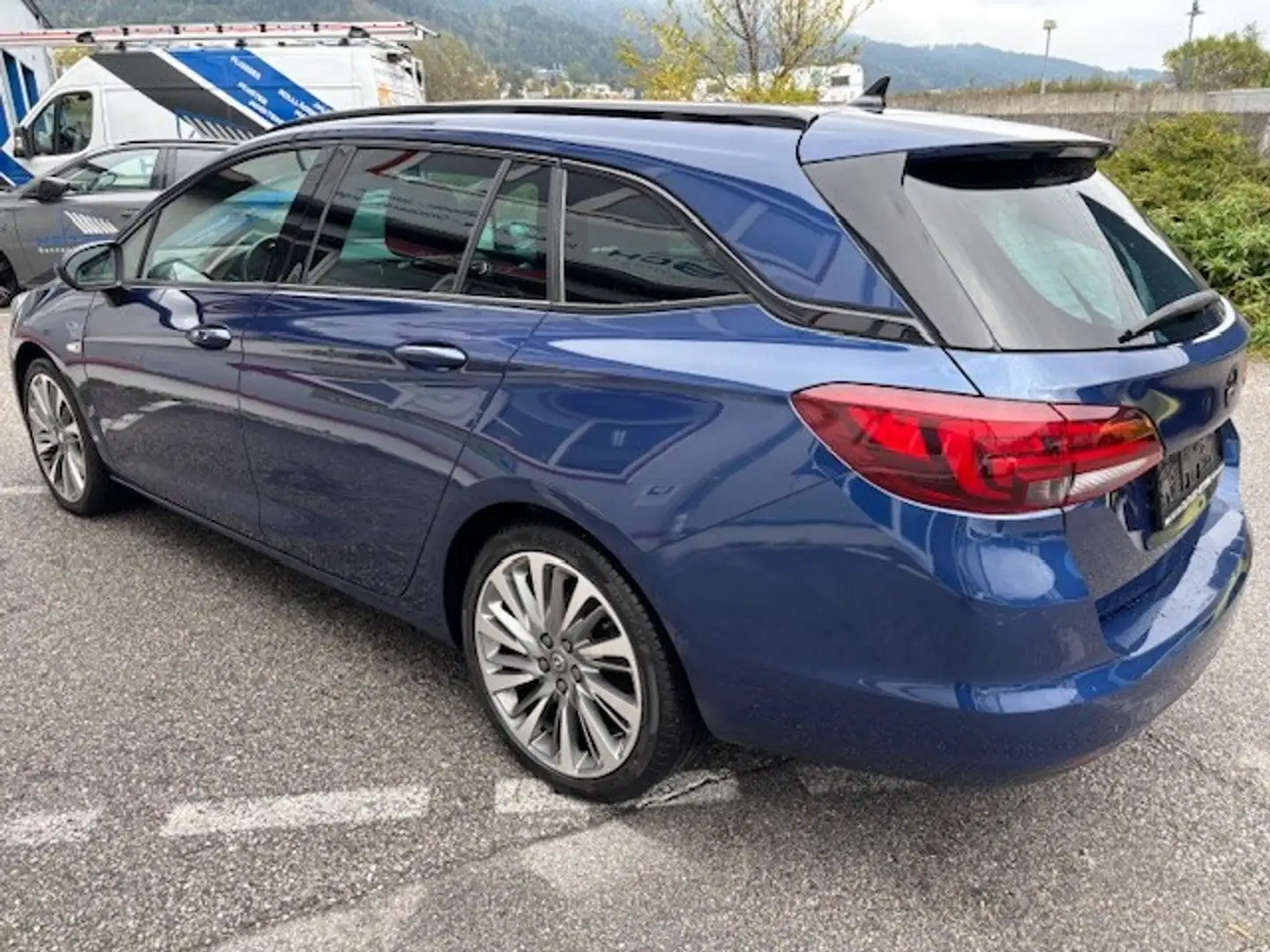 Opel Astra ST 1,5 CDTI Ultimate Aut. Blau - 2