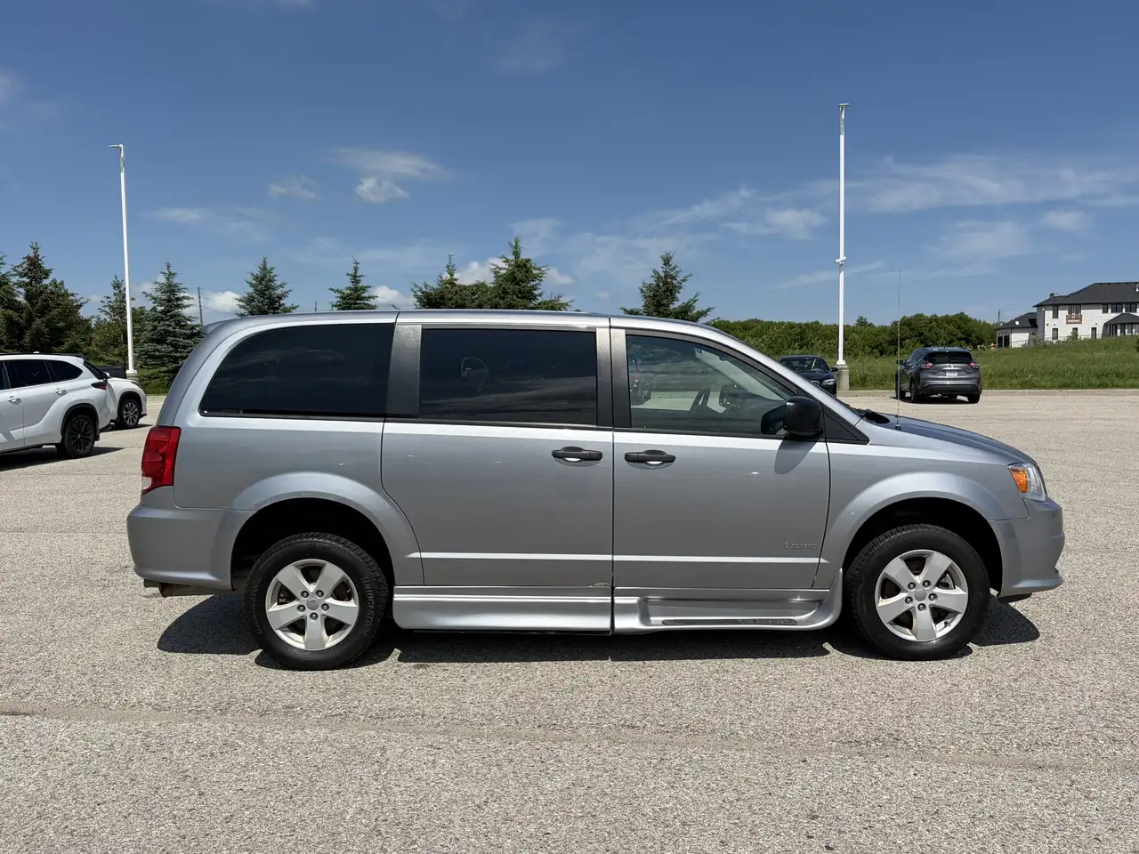 Dodge Grand Caravan снимка Dodge Grand Caravan