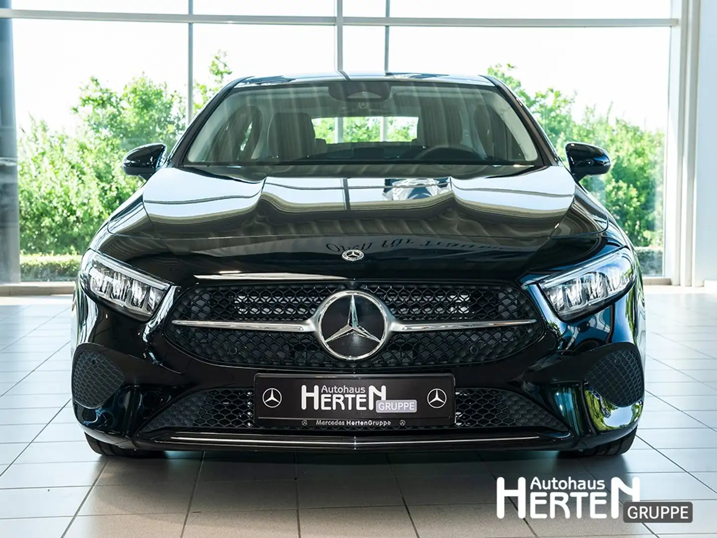 Mercedes-Benz A 180 A180 PROGRESSIVE+LED+PARK-PAKET+DAB+NAVI+SHZ+ Schwarz - 2