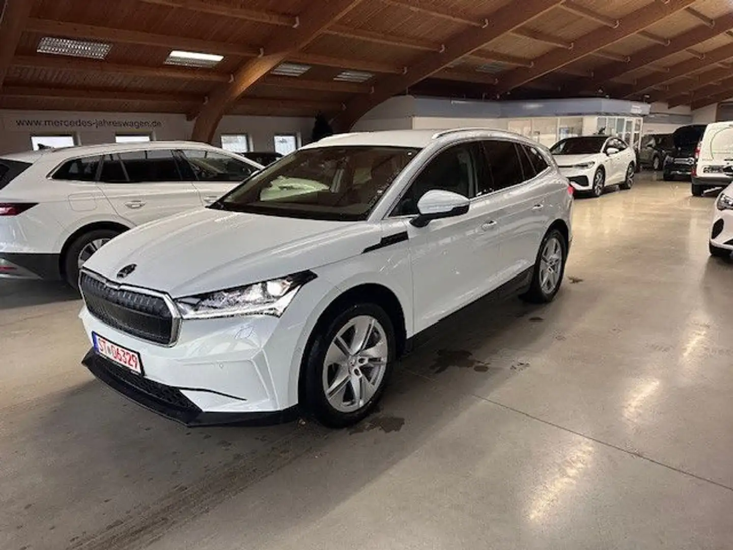 Skoda Enyaq IV80 AHK Wärmepumpe+LED Weiß - 1
