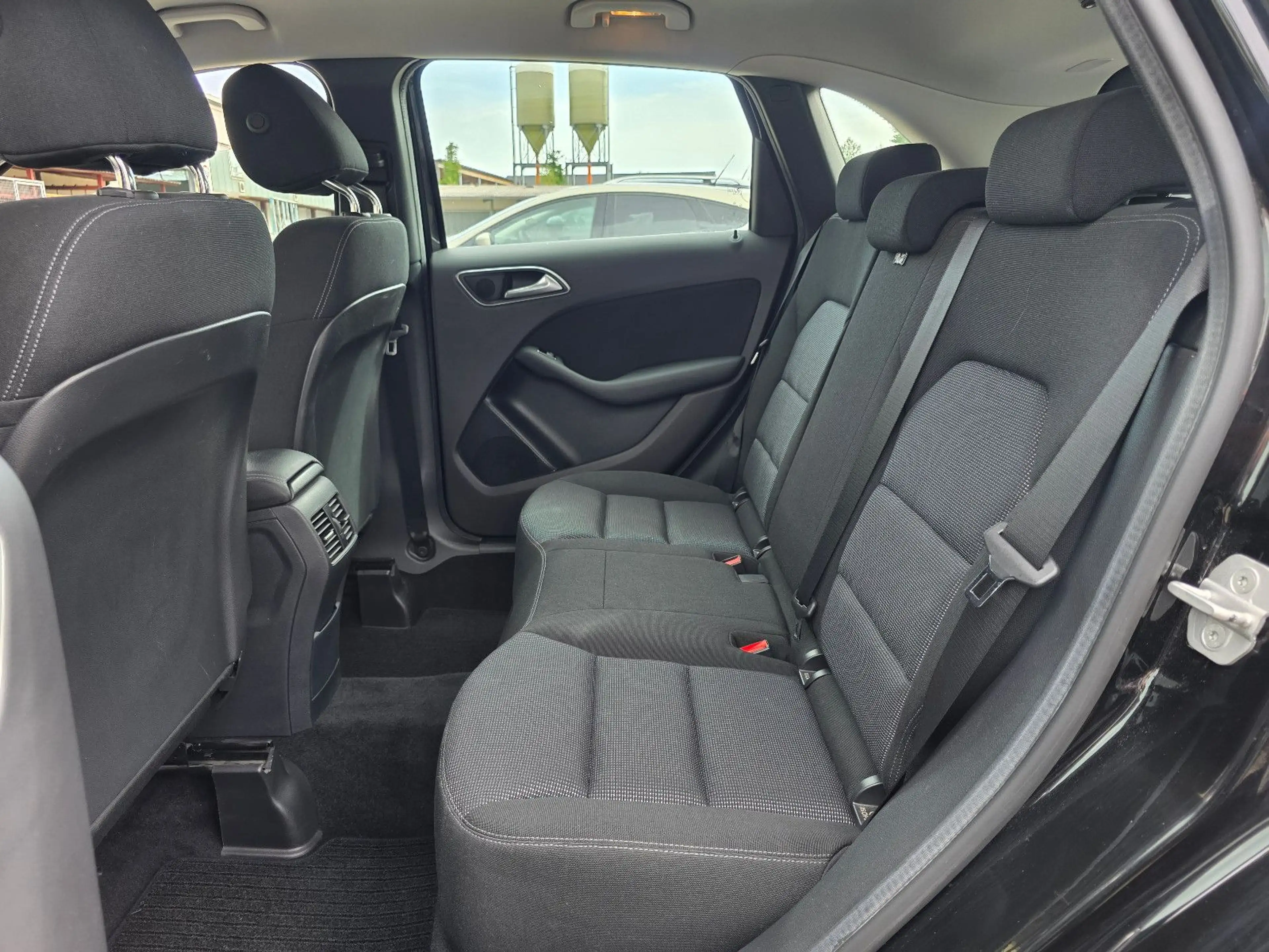 Mercedes-Benz B 180 B B 180 CDI / d — photo 13