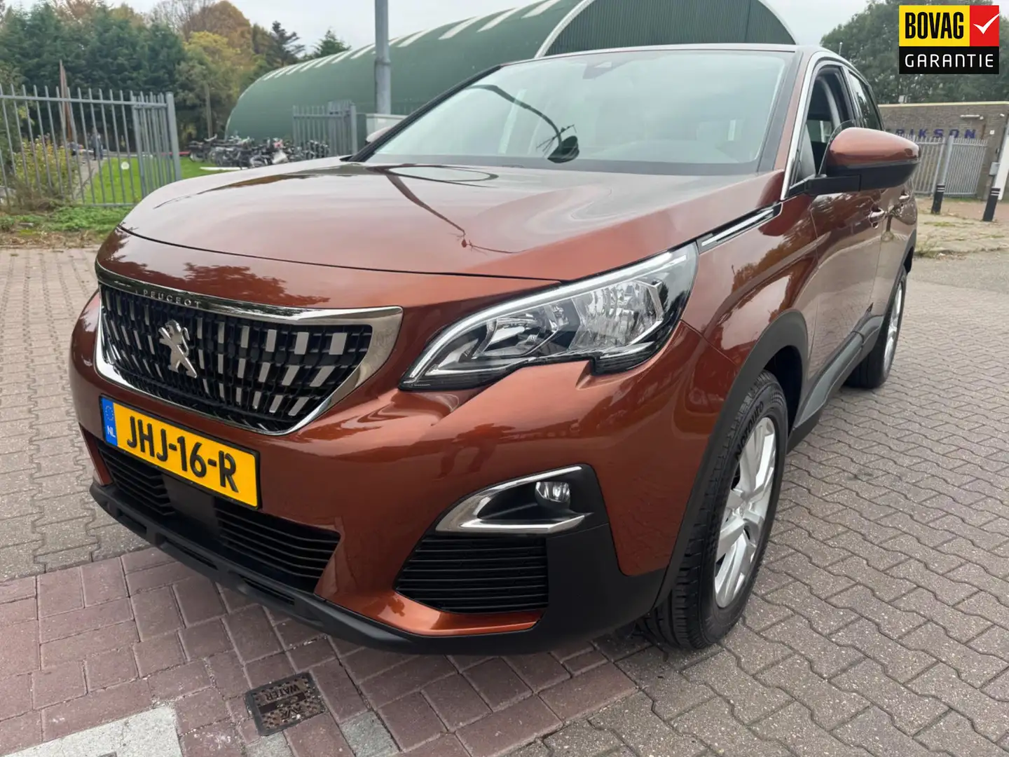 Peugeot 3008 1.2 PureTech Blue Lease Premium Bruin - 1