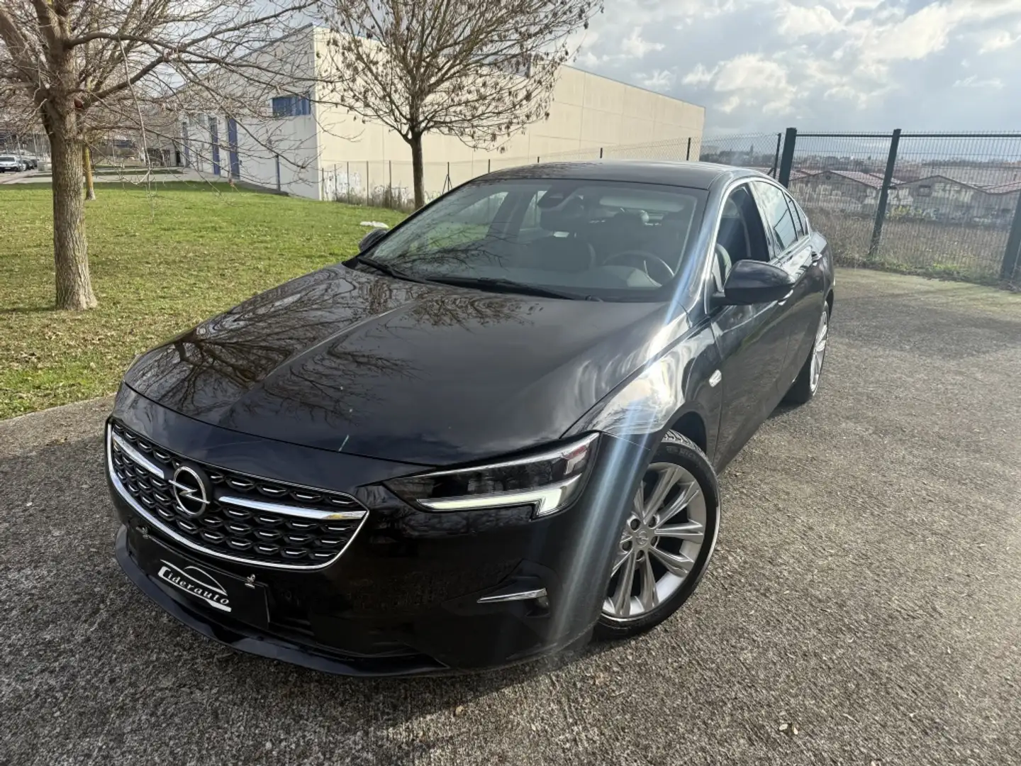 Opel Insignia 2.0 T SHT S&S Business AT9 170 Noir - 2