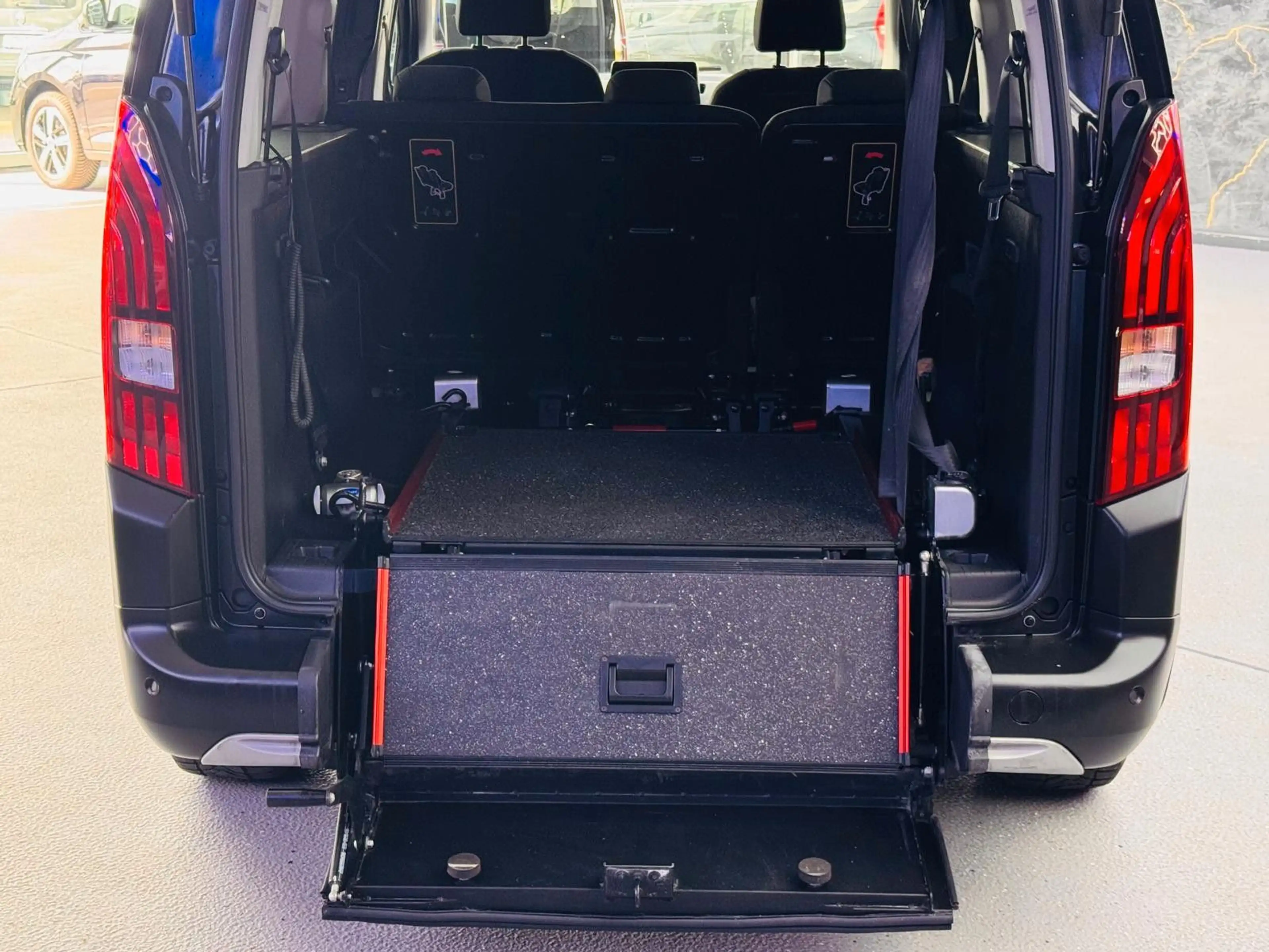Peugeot Rifter Allure L2 - Behindertengerecht-Rampe- — photo 6