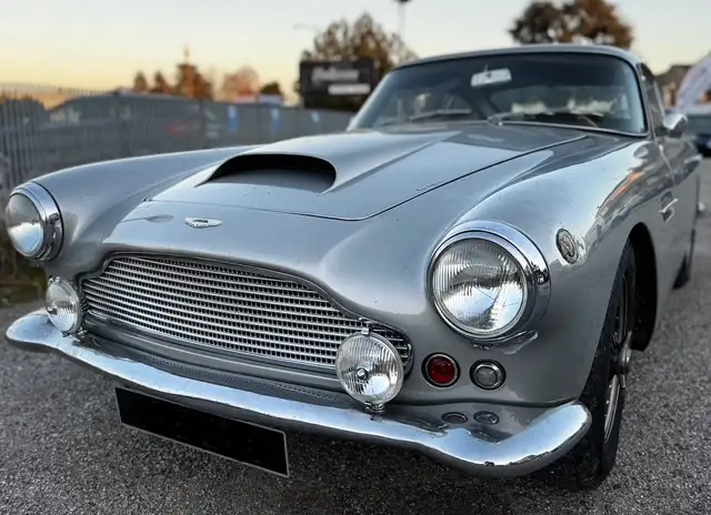 Aston Martin DB DB4