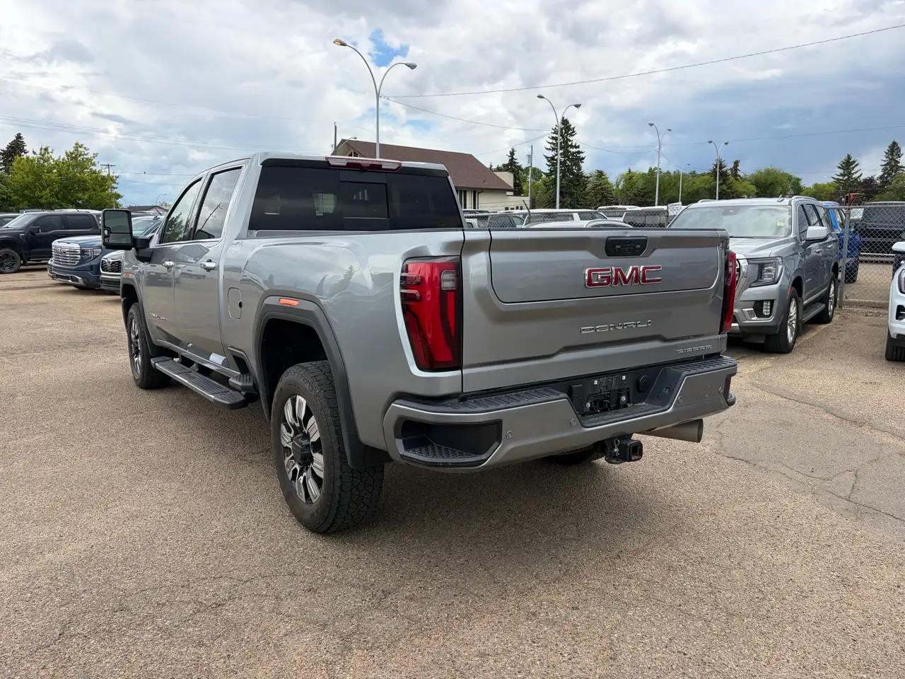 GMC Sierra 3500HD снимка GMC Sierra 3500HD