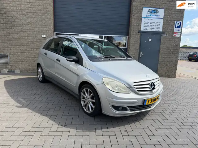 Mercedes-Benz B 170