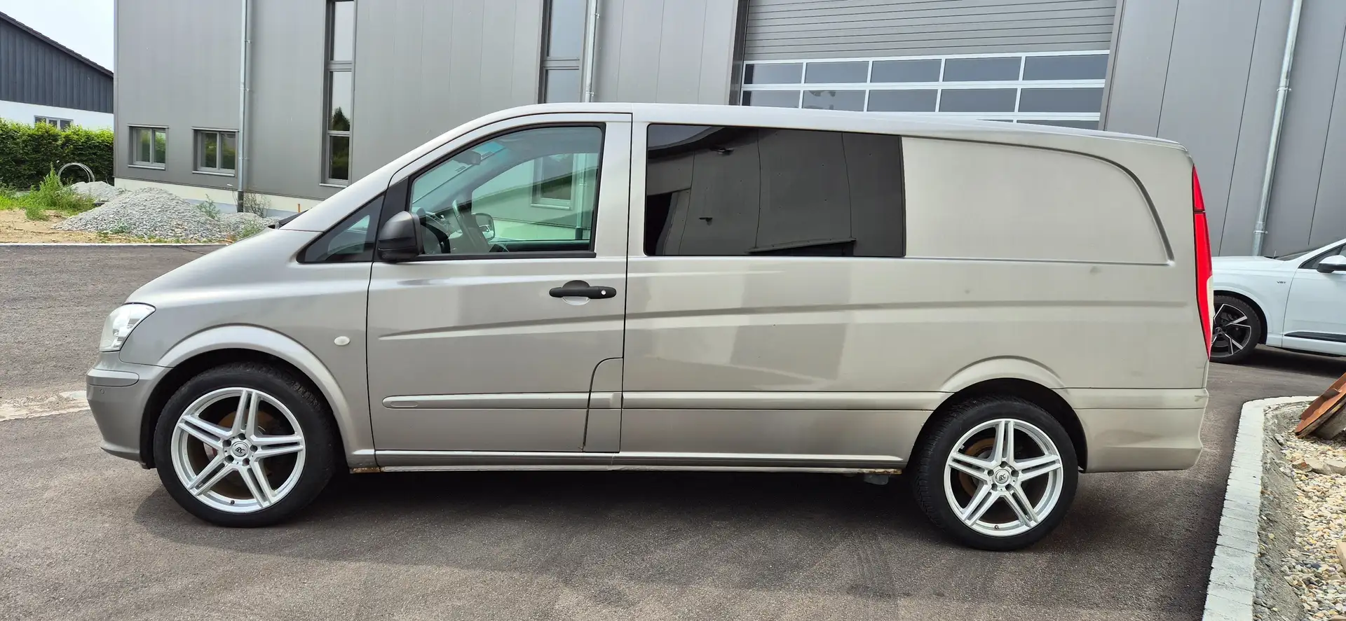Mercedes-Benz Vito 116 CDI lang MIXTO Grau - 2