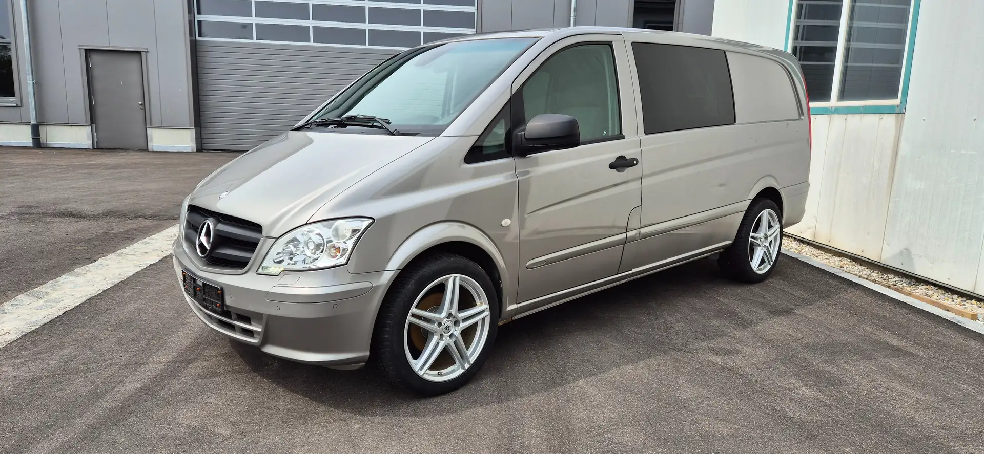 Mercedes-Benz Vito 116 CDI lang MIXTO Grau - 1