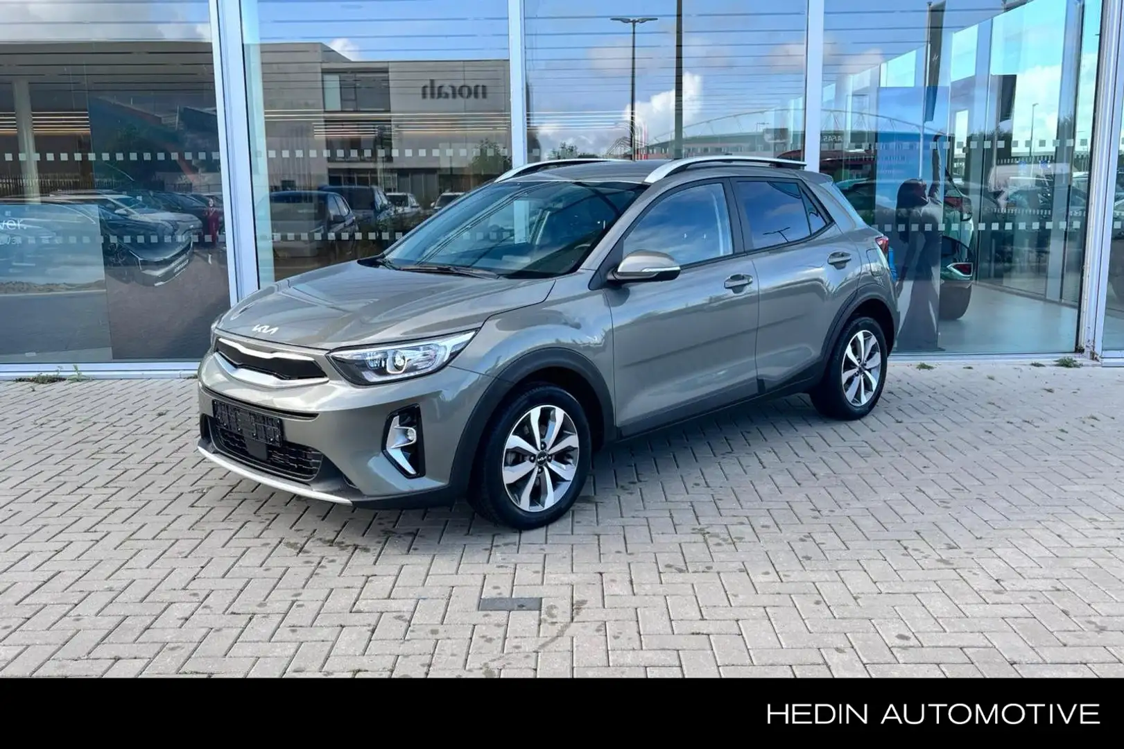 Kia Stonic 1.0 T-GDi MHEV 100PK DynamicPlusLine | Navigatie | Grün - 1