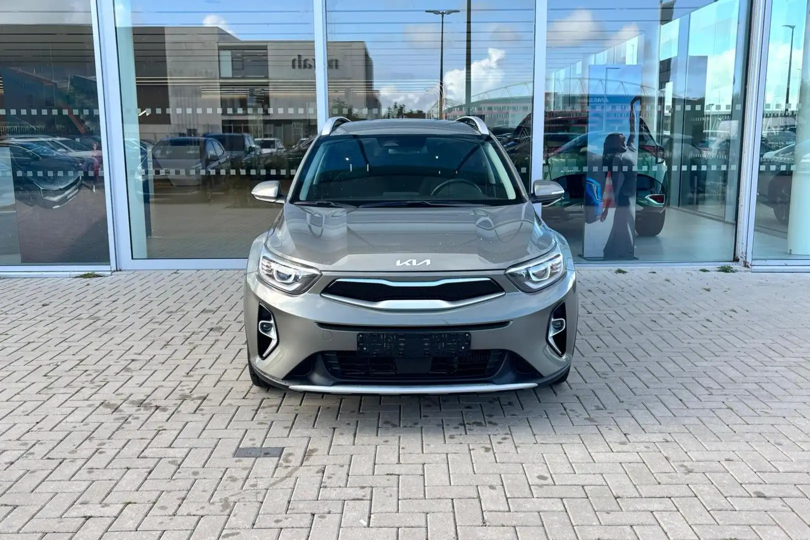 Kia Stonic 1.0 T-GDi MHEV 100PK DynamicPlusLine | Navigatie | Grün - 2