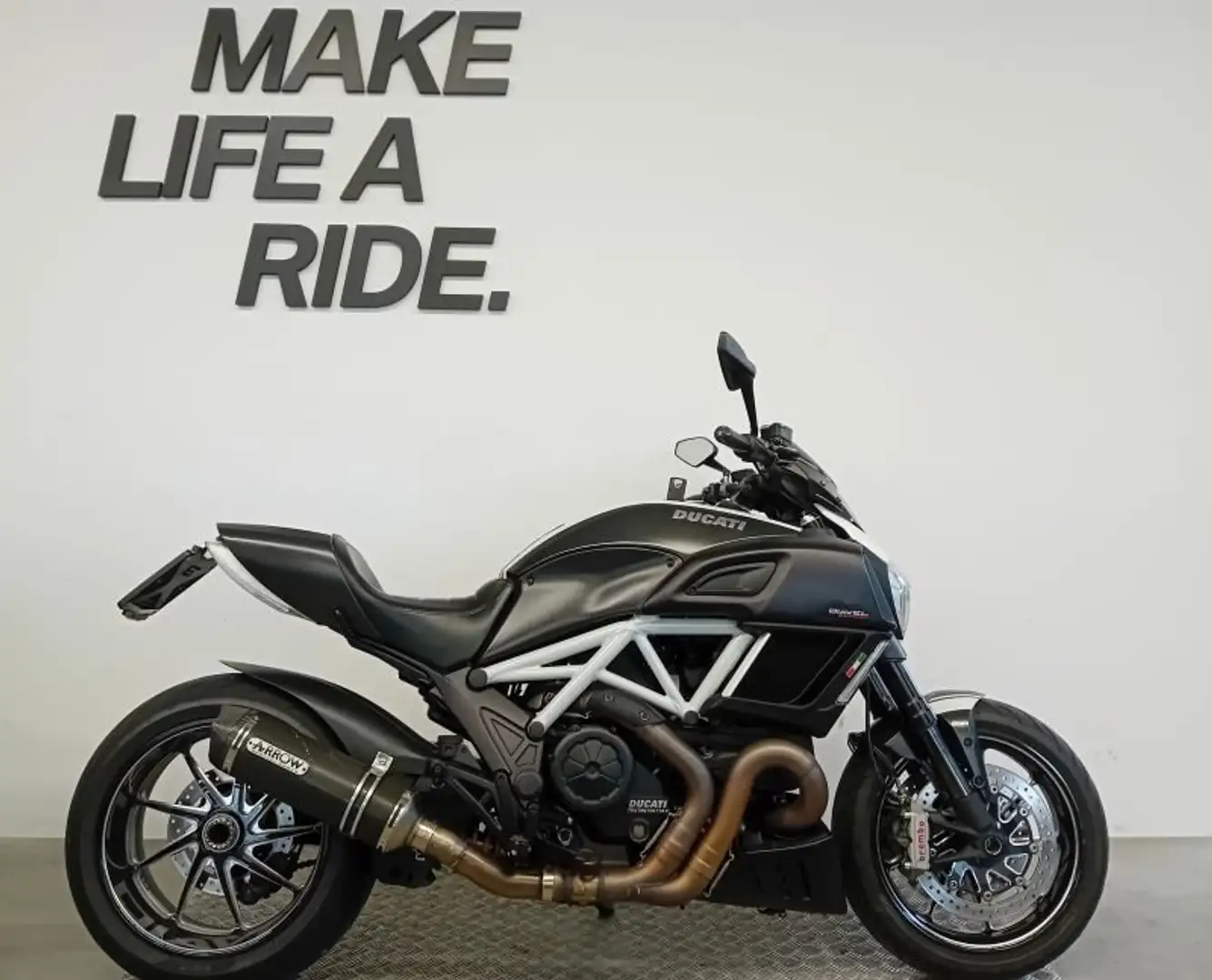 Ducati Diavel 1200 CARBON Nero - 1