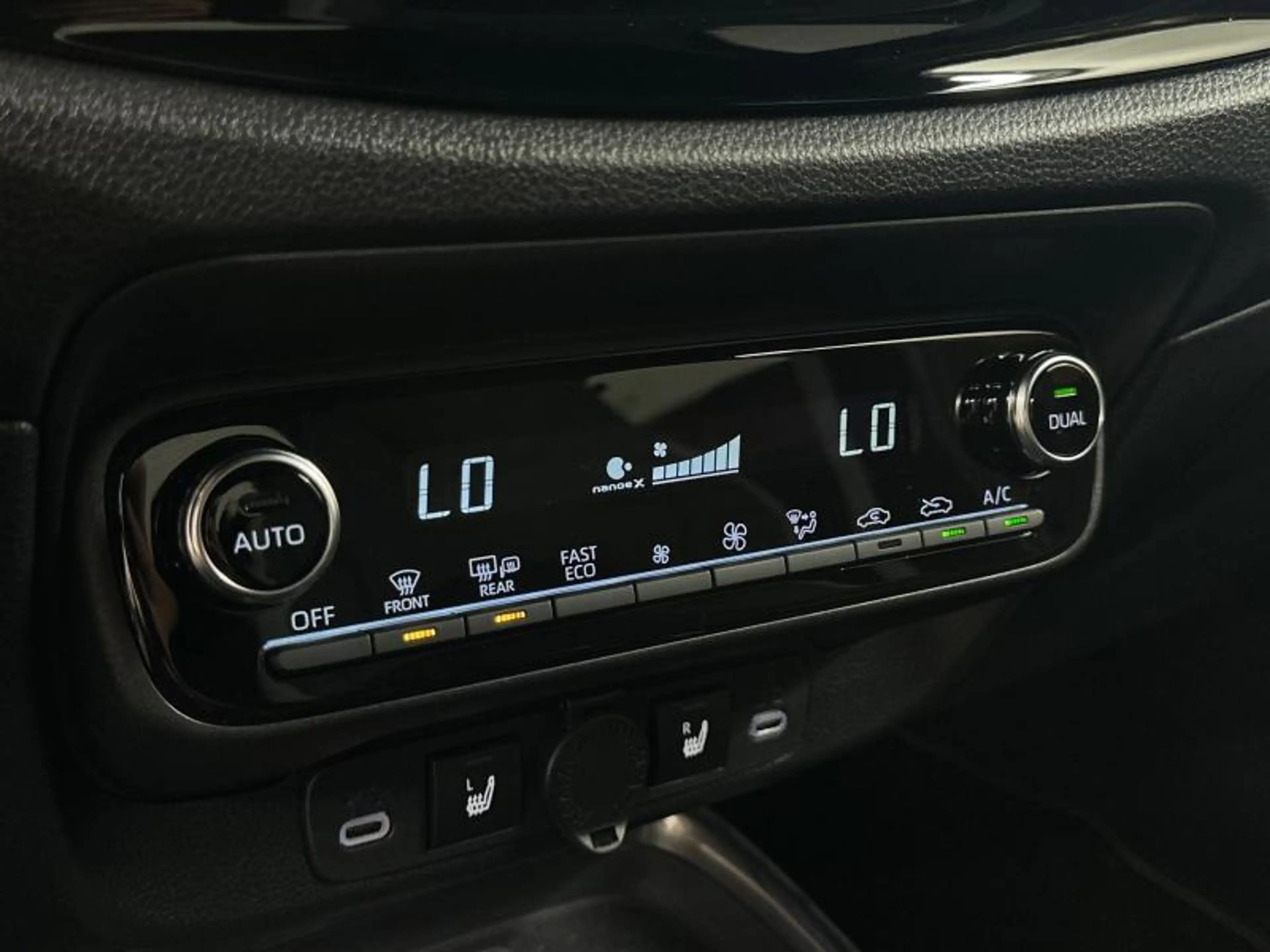 Toyota Aygo X HEV GR Sport — photo 22