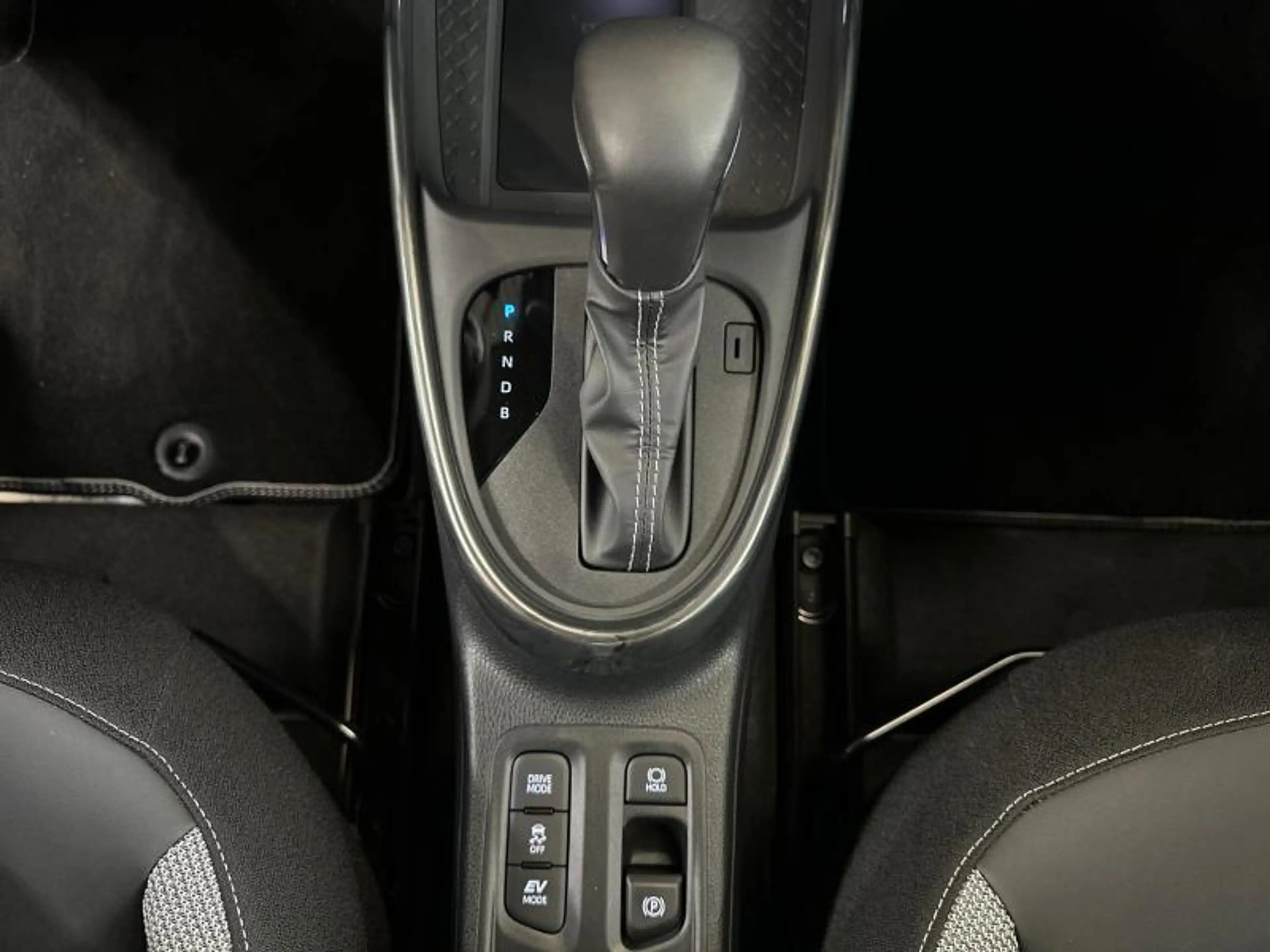Toyota Aygo X HEV GR Sport — photo 25