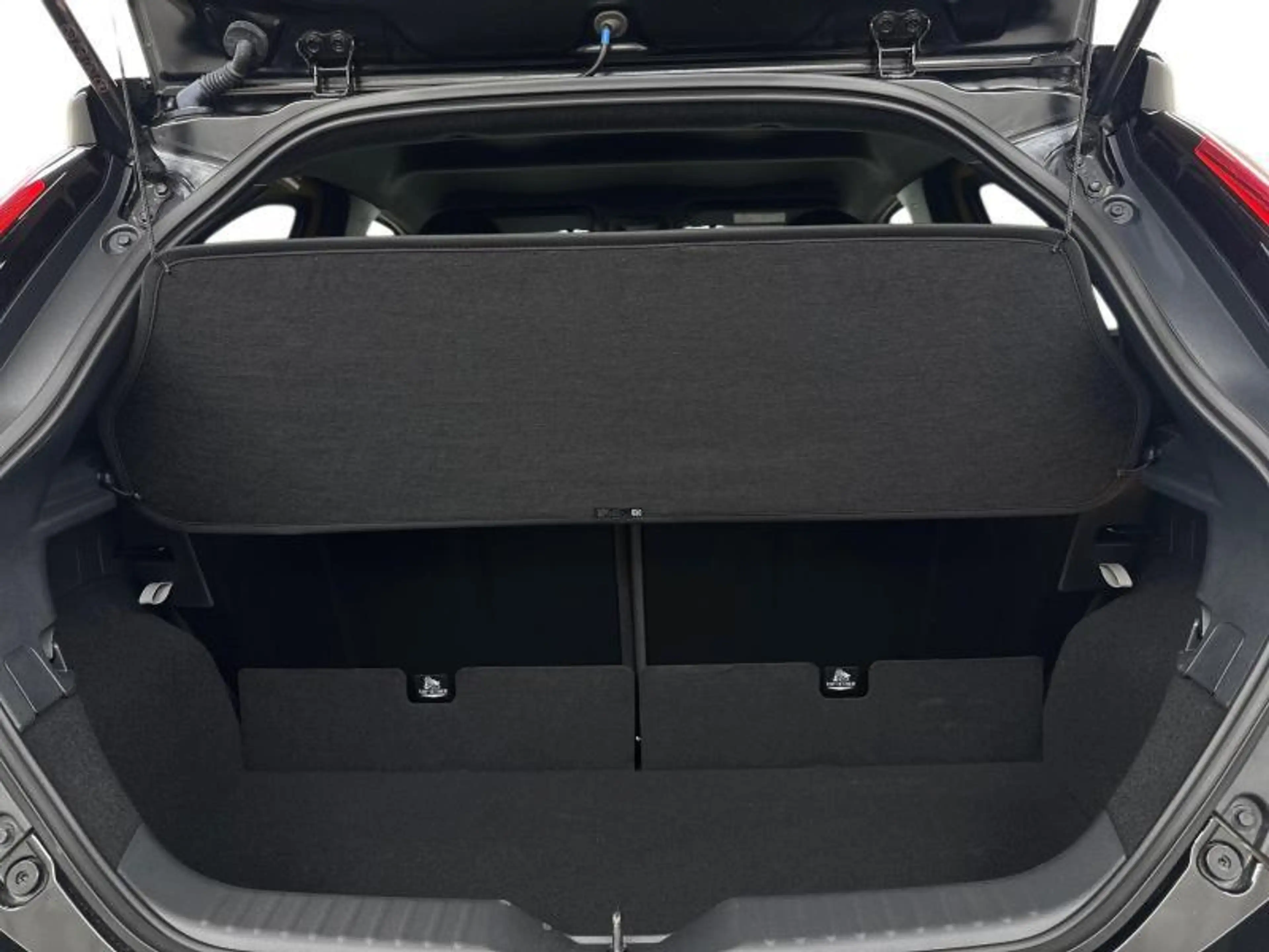 Toyota Aygo X HEV GR Sport — photo 9