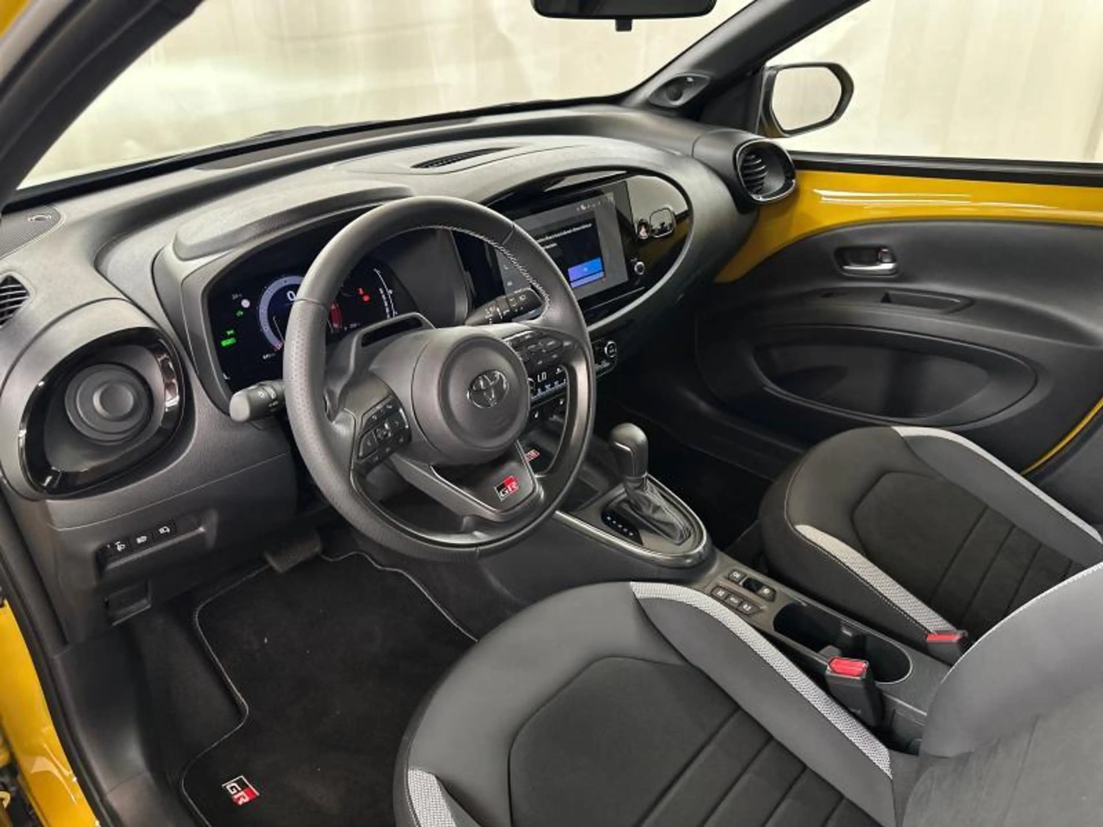 Toyota Aygo X HEV GR Sport — photo 18
