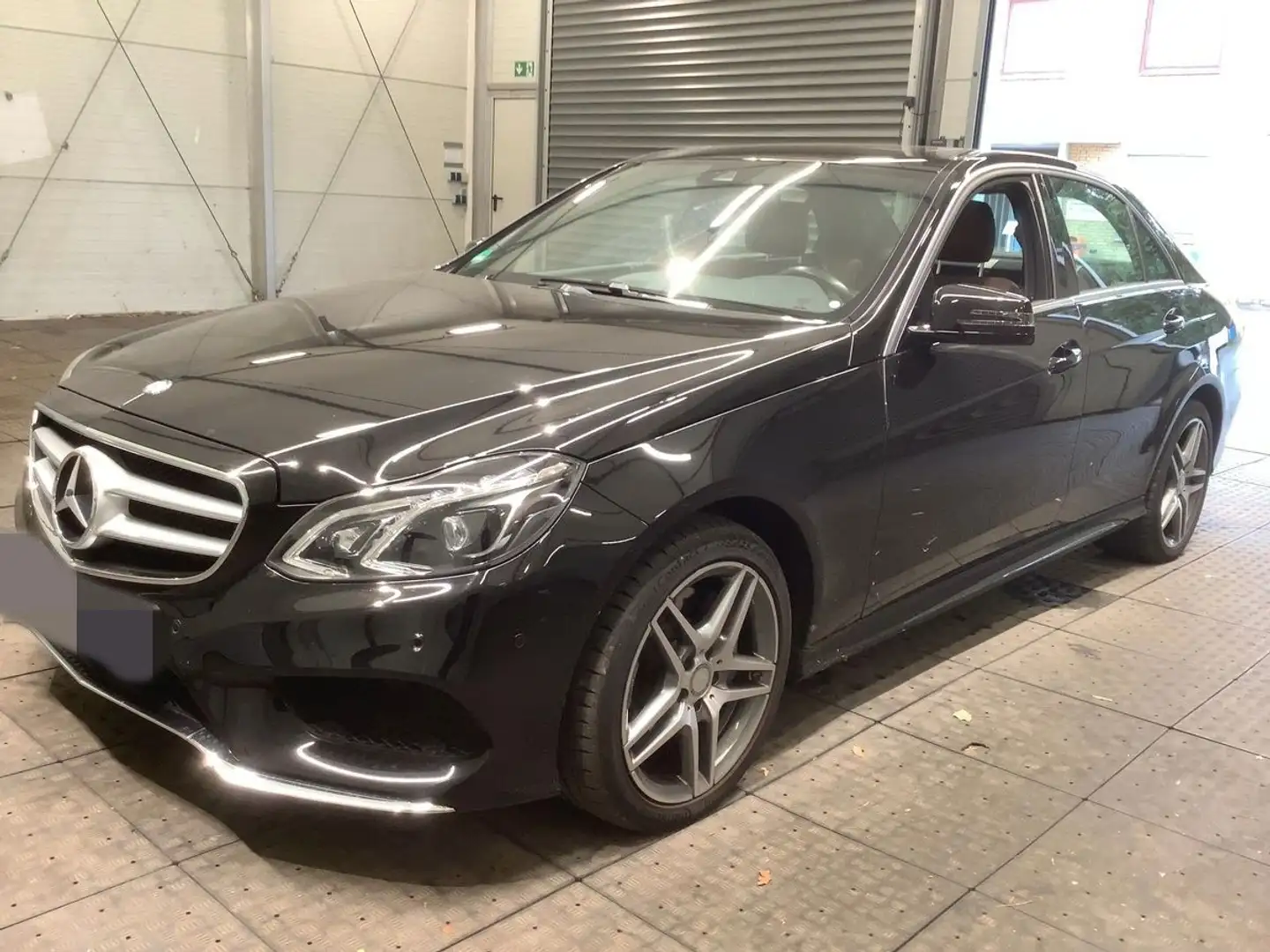 Mercedes-Benz E 400 AMG-Line V6*1.Hand*H&K*Schiebedach*LED* Noir - 1