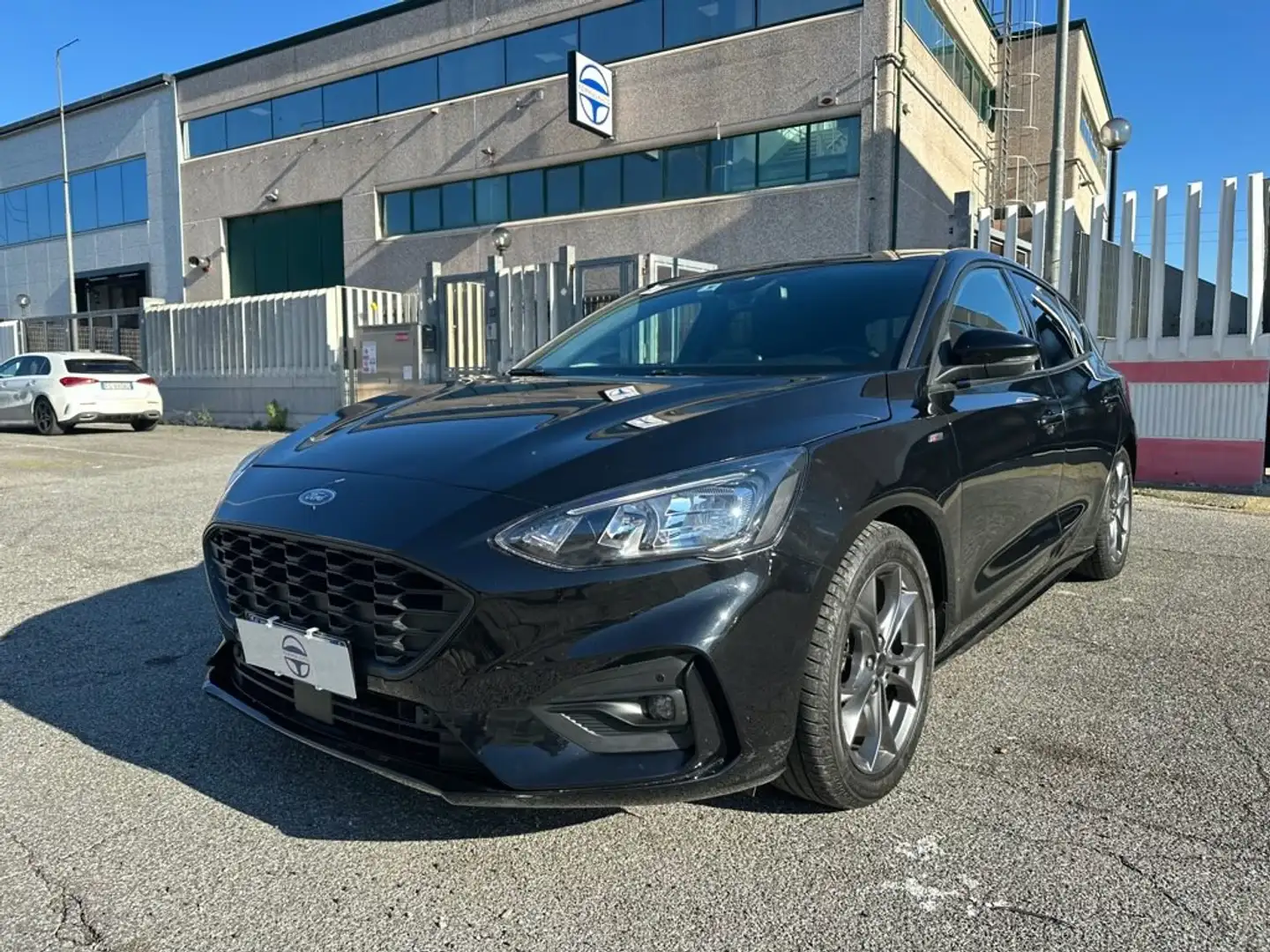 Ford Focus 1.0 EcoBoost Hybrid 125 CV 5p. ST-Line Nero - 1