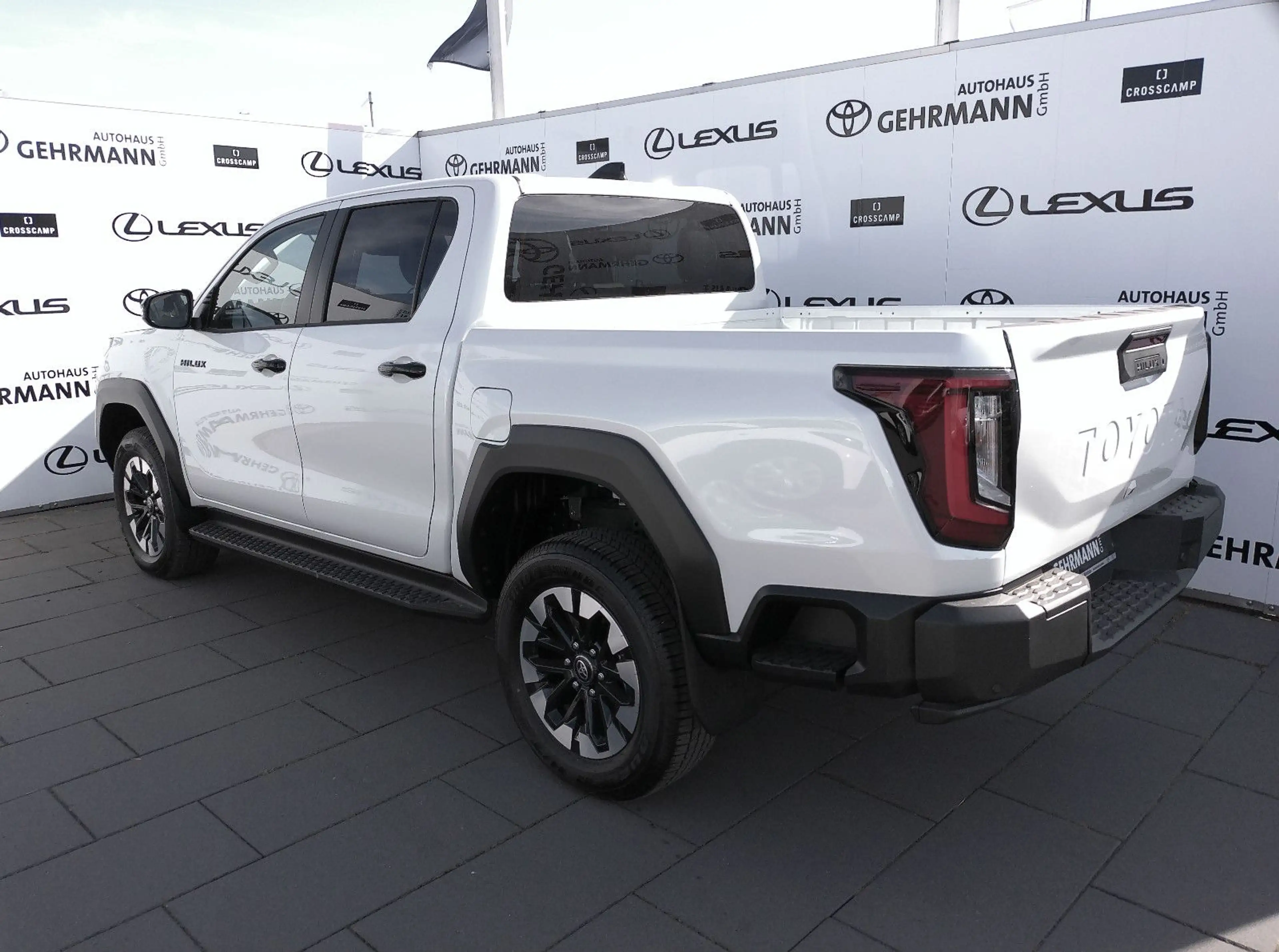 Toyota Hilux Executive *neues Modell* — photo 3