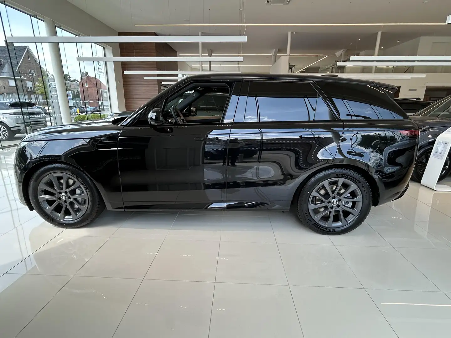Land Rover Range Rover Sport P460e Dynamic SE Schwarz - 2