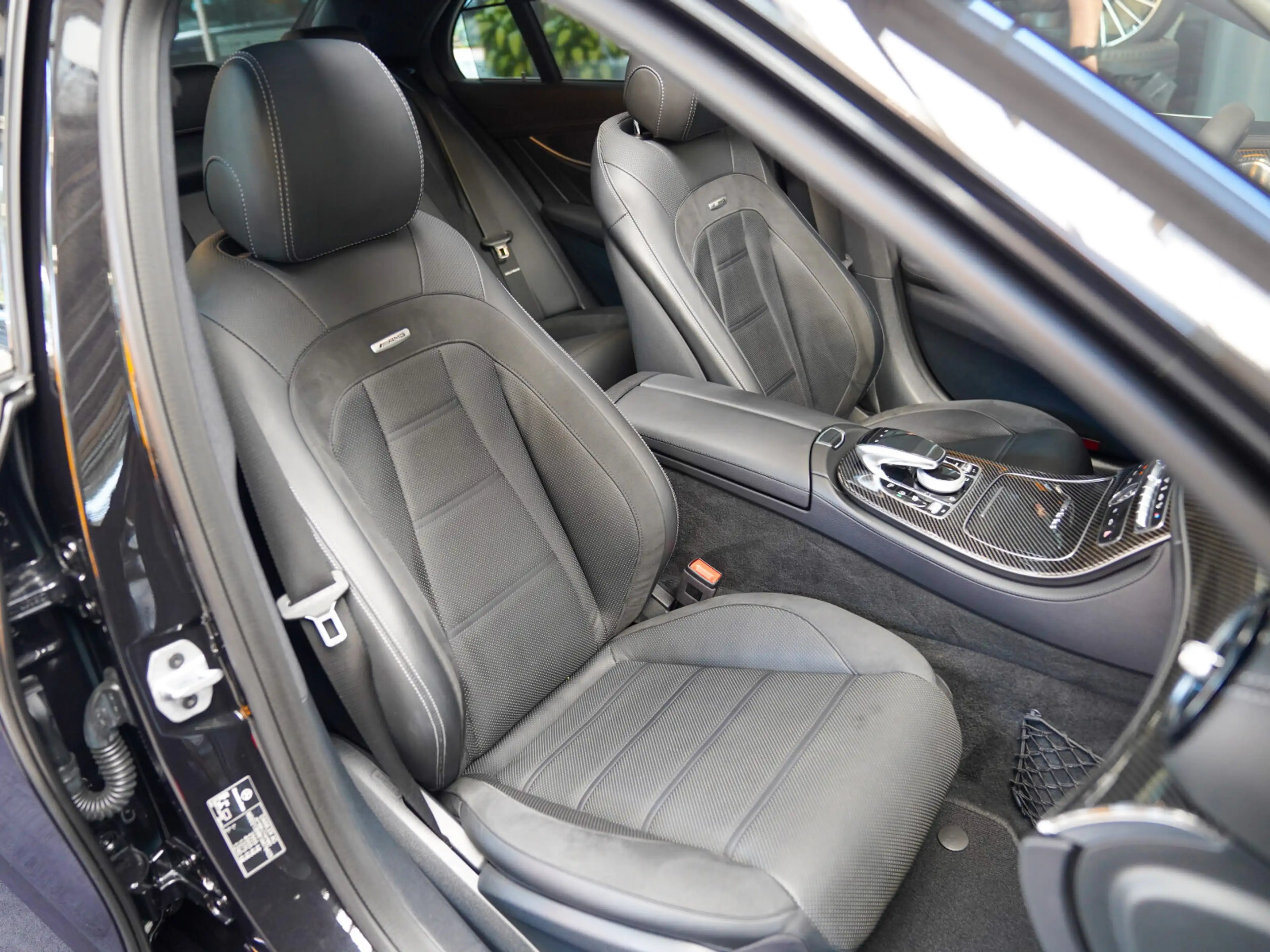 Mercedes-Benz E 63 AMG E 63 AMG 4M+ Carbon Schmiederäder Massage HeadUp — photo 10