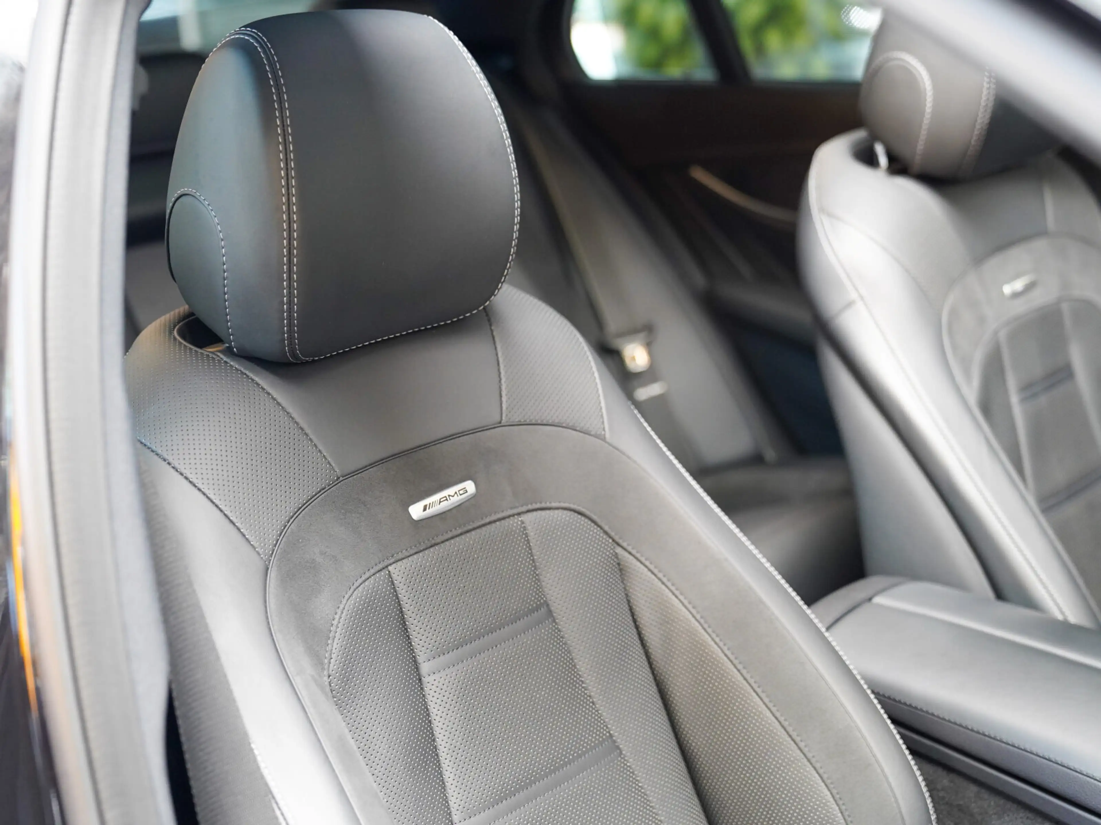 Mercedes-Benz E 63 AMG E 63 AMG 4M+ Carbon Schmiederäder Massage HeadUp — photo 11