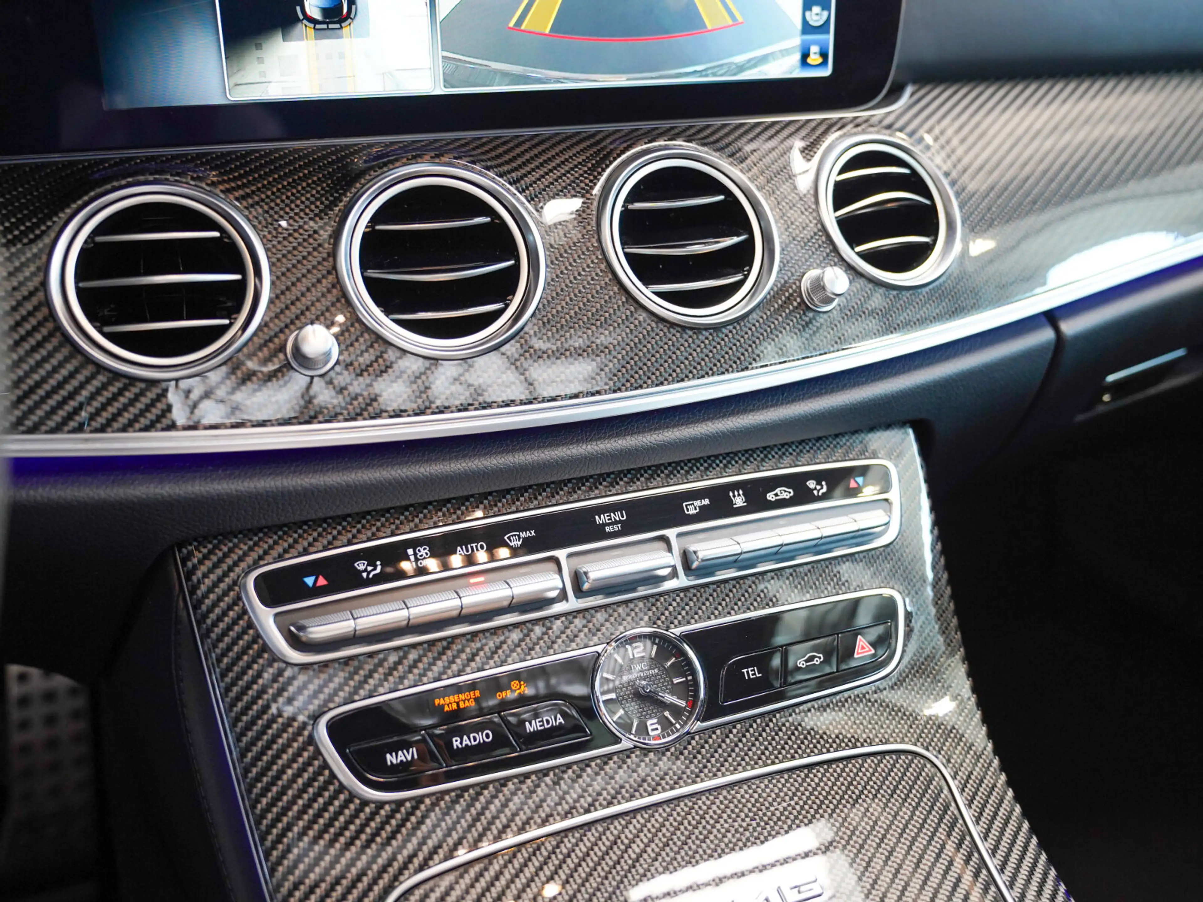 Mercedes-Benz E 63 AMG E 63 AMG 4M+ Carbon Schmiederäder Massage HeadUp — photo 26
