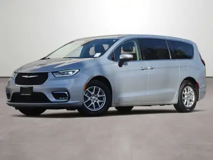 Silver 2023 Chrysler Pacifica Minivan Front-Wheel Drive 9-Speed Automatic