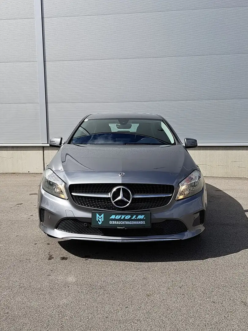 Mercedes-Benz A 160 d Grau - 2