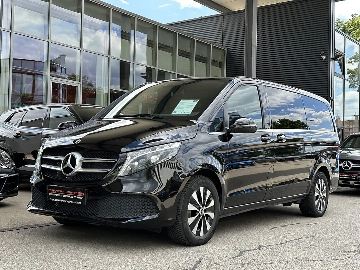 Mercedes-Benz V 250 d Kombi 4MATIC lang Avantgarde Aut. Schwarz - 2