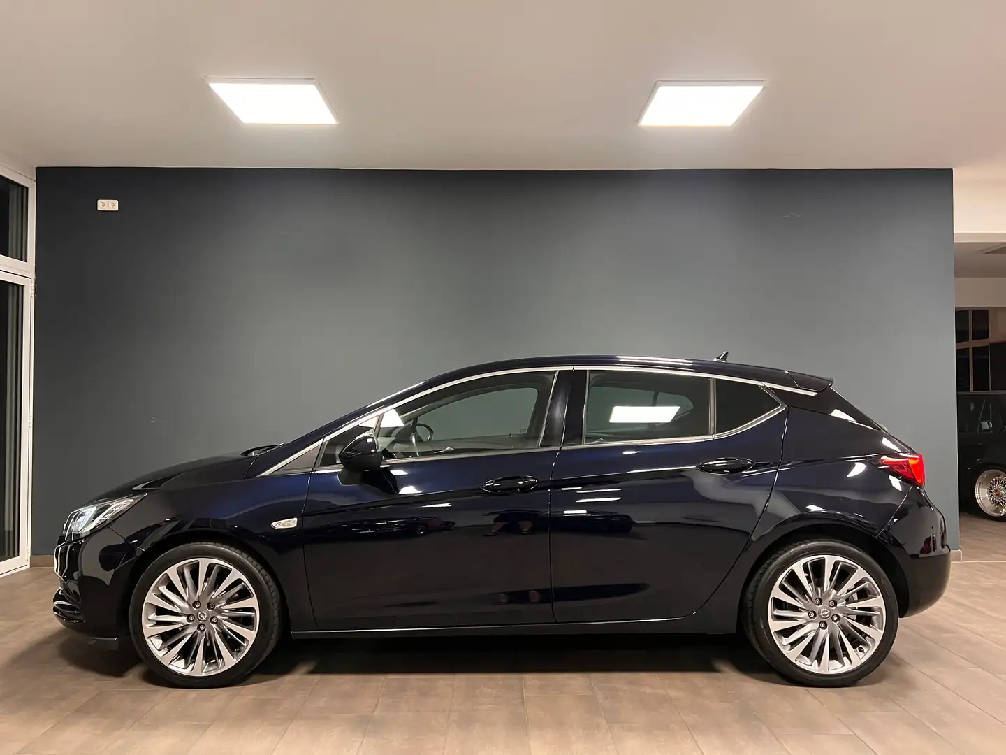 Opel Astra K 1.6 CDTi Ultimate / 2.HAND/ KEYLESS/ LEDER/ RFK/ Blau - 2