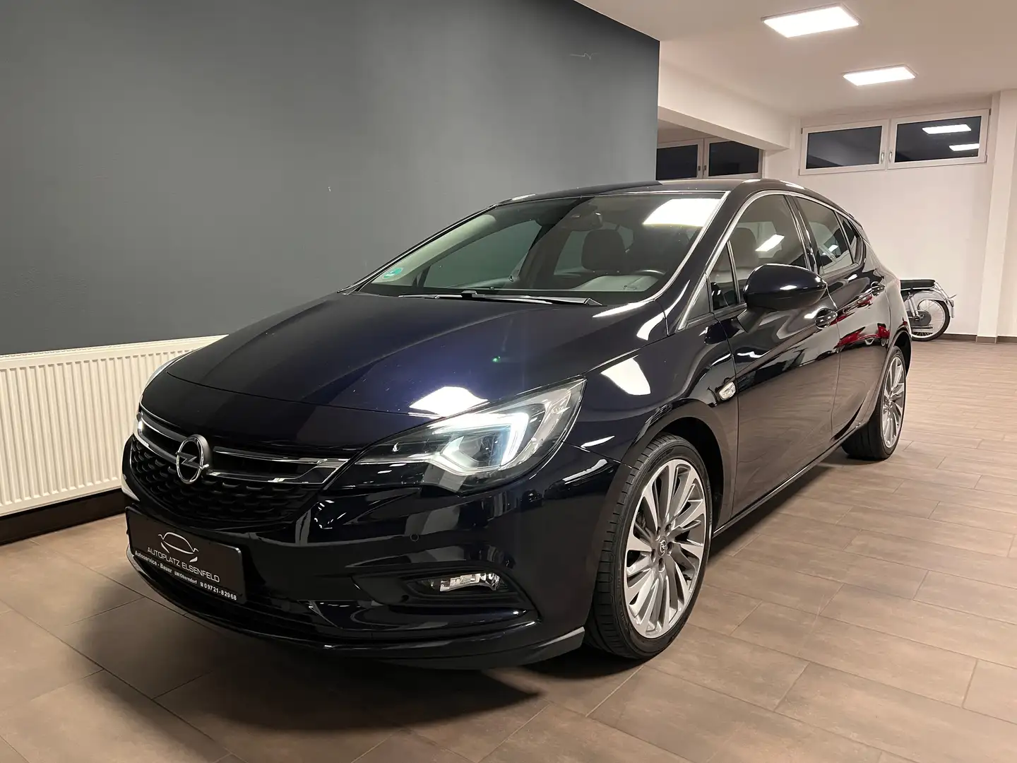 Opel Astra K 1.6 CDTi Ultimate / 2.HAND/ KEYLESS/ LEDER/ RFK/ Blau - 1