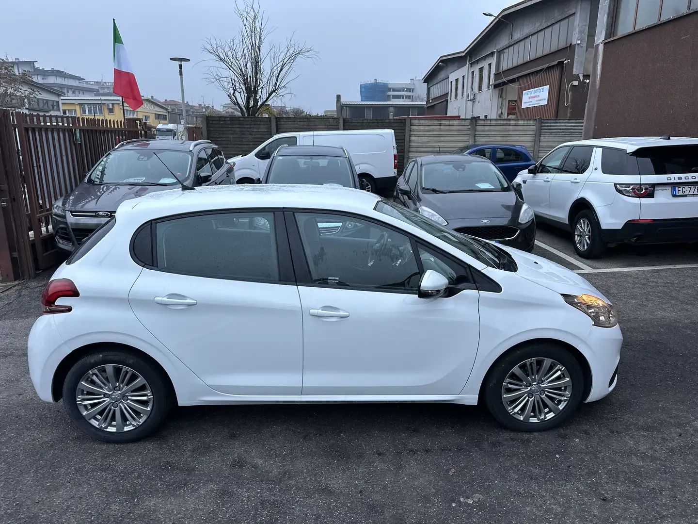 Peugeot 208 1.2 Benzina, 61kw (82cv), Euro 6d-Temp, 10/2019 Blanc - 2
