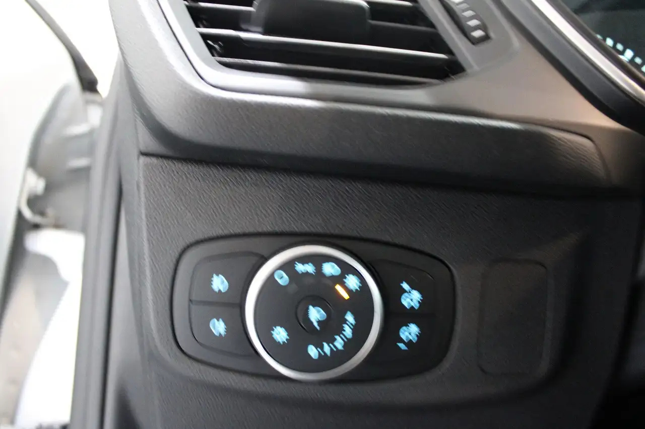 Ford Focus 1,0 EcoBoost Cool & Connect LED NAVI RFK, миниатюра 12