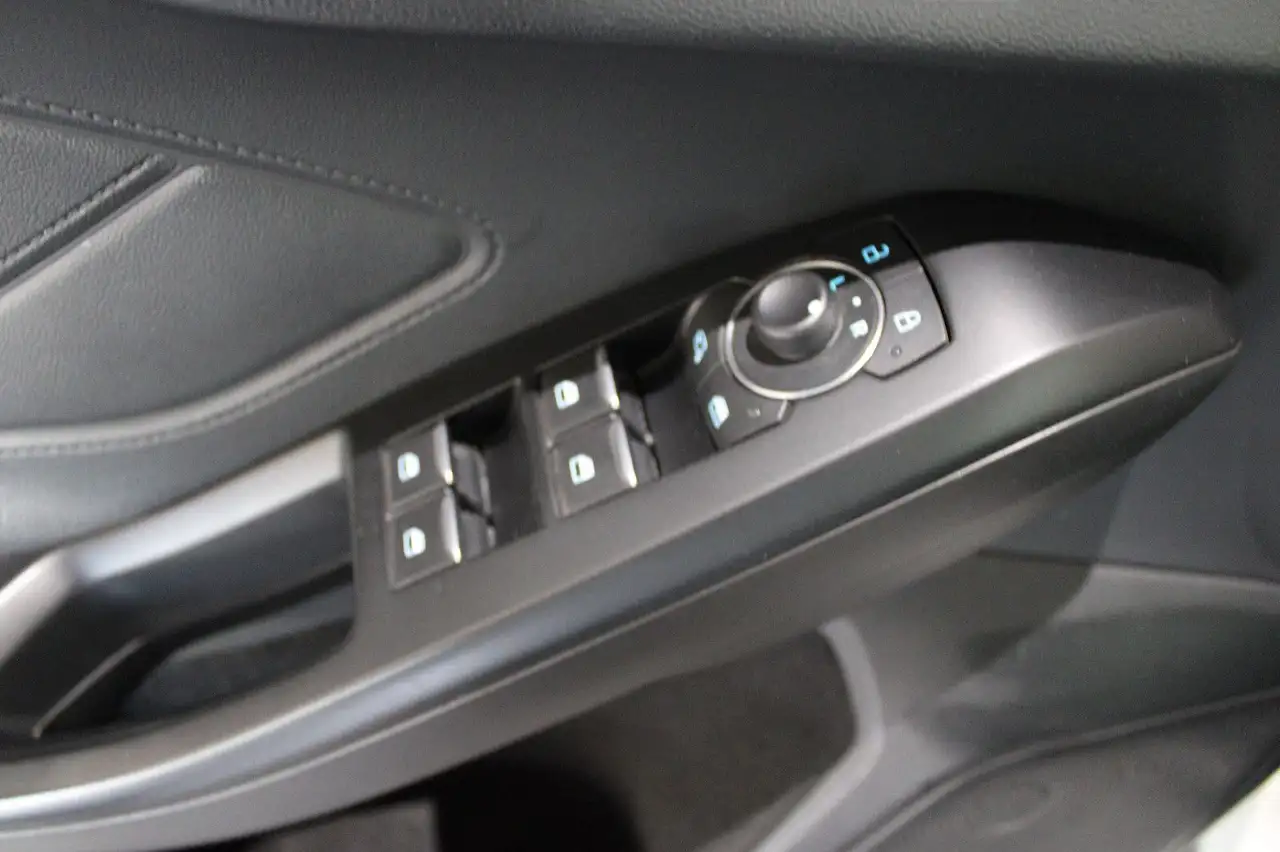 Ford Focus 1,0 EcoBoost Cool & Connect LED NAVI RFK, миниатюра 11