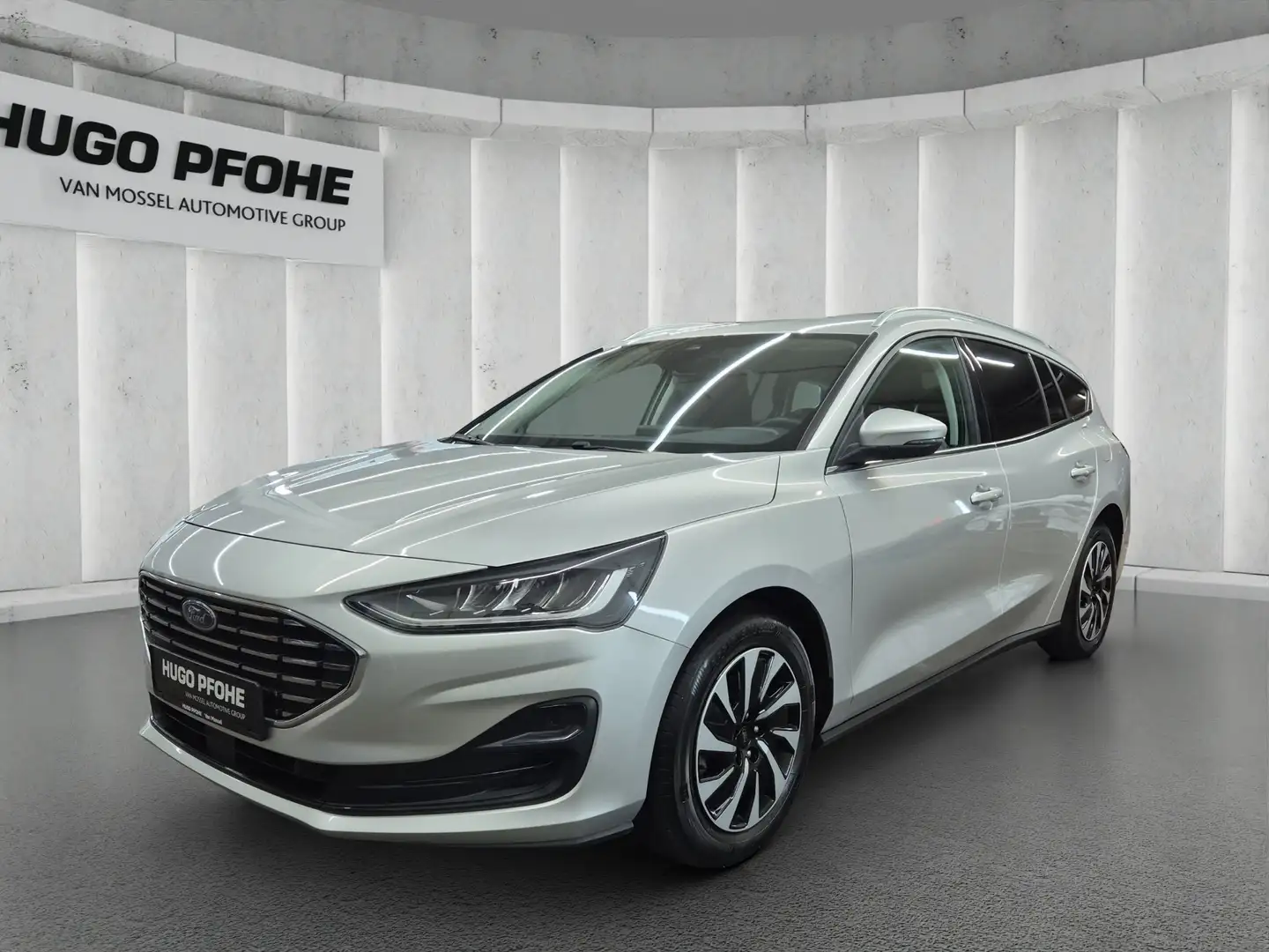 Ford Focus Titanium Turnier I ACC I SHZ I RFK I TW I LED | P Stříbrná - 1
