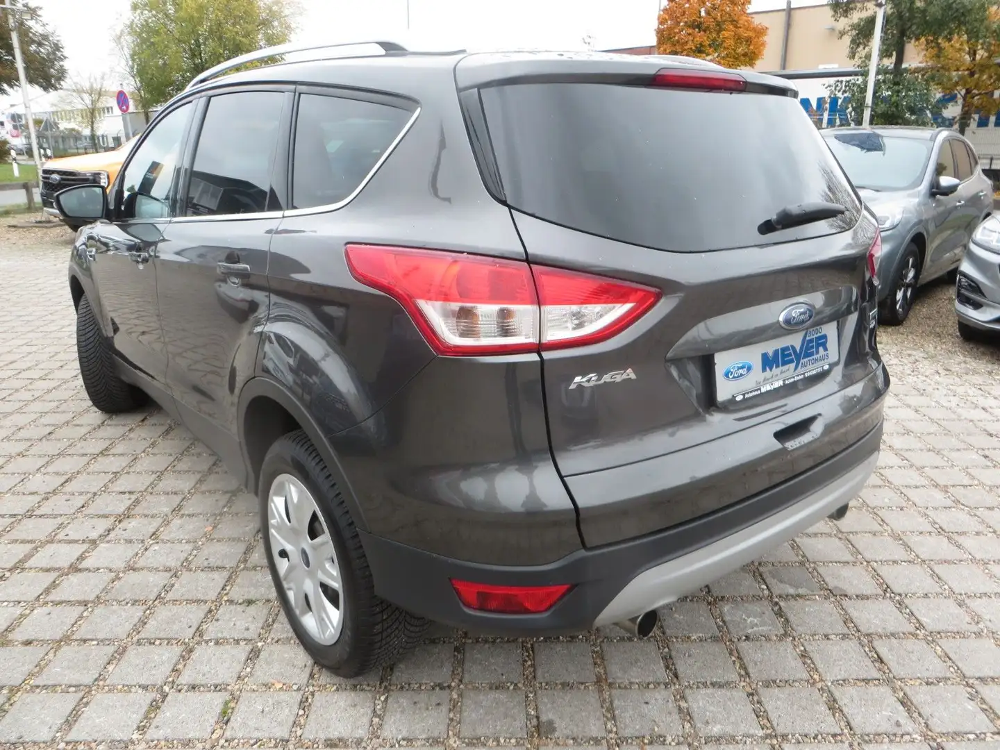 Ford Kuga Trend Grau - 2