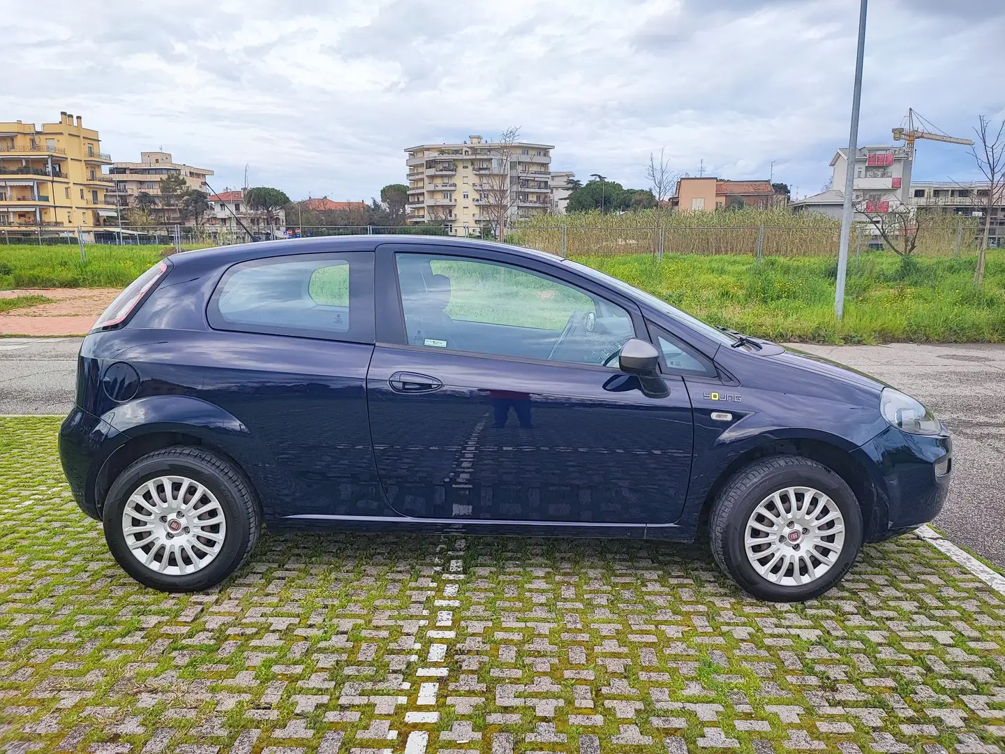Fiat Punto Punto III 3p 1.4 natural power Young 70cv CNG Blu/Azzurro - 2