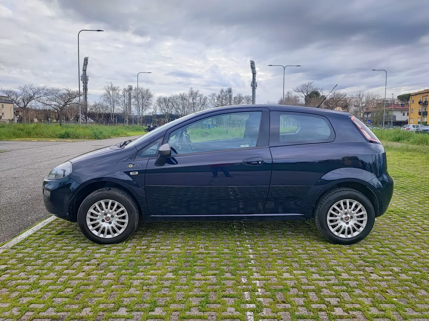 Fiat Punto Punto III 3p 1.4 natural power Young 70cv CNG Blu/Azzurro - 1