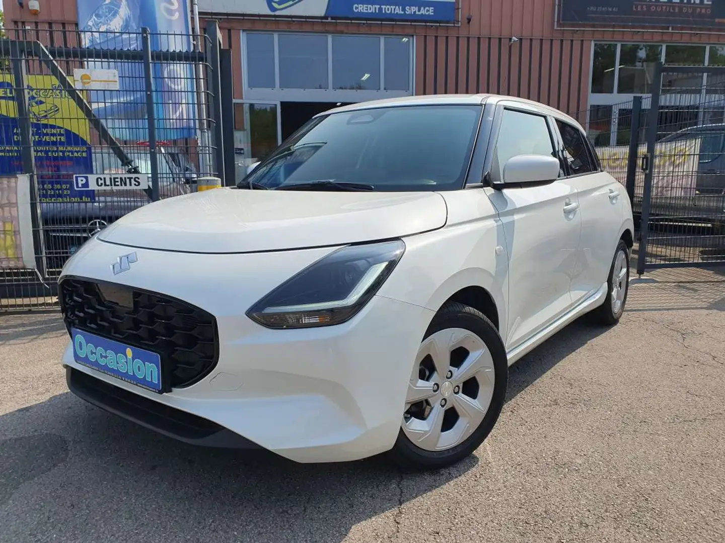 Suzuki Swift Essence/hybrid Wit - 1