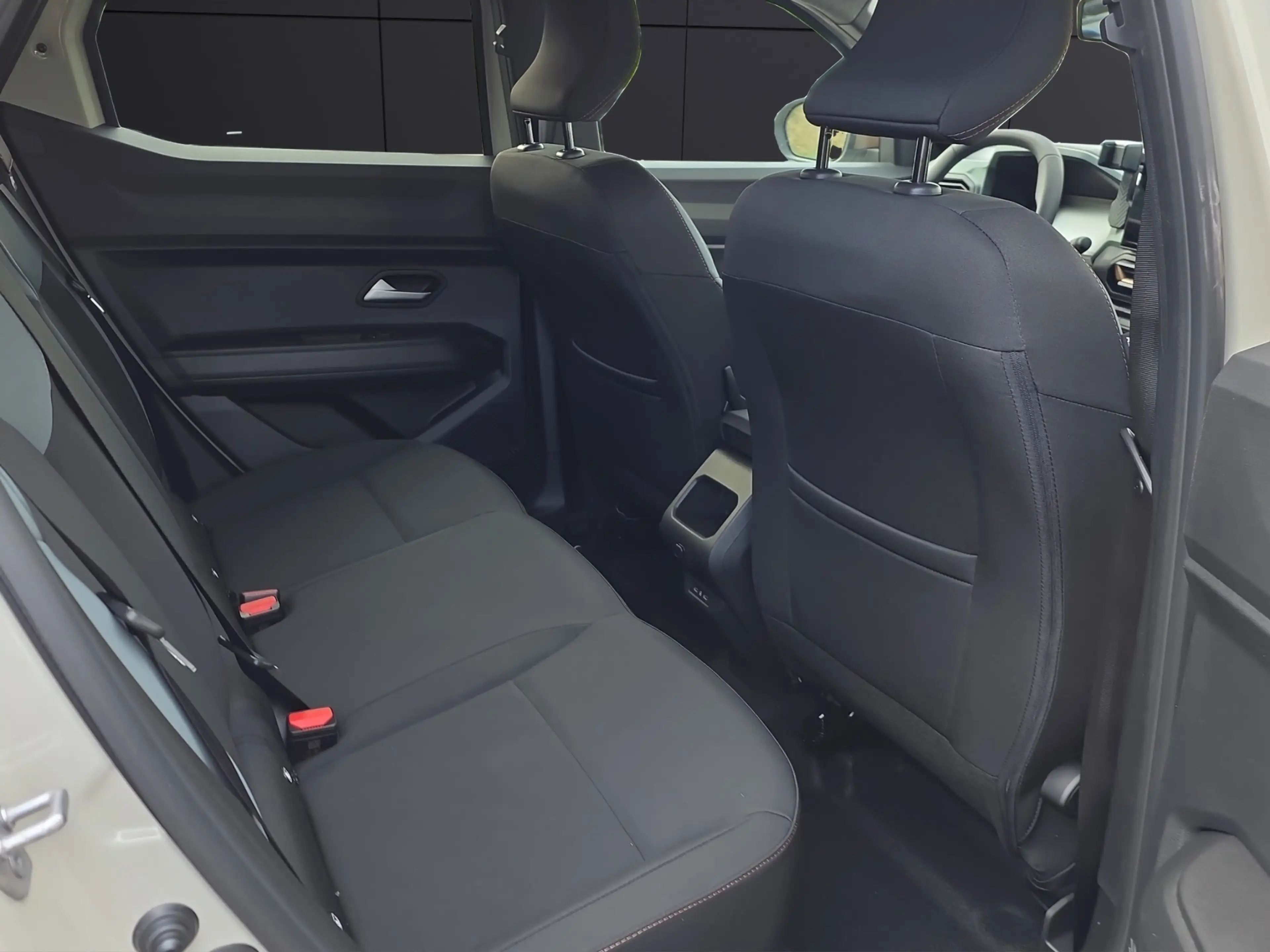 Dacia Duster Extreme hybrid 155 Navi Rückfahrkamera Sitzheizung — photo 7