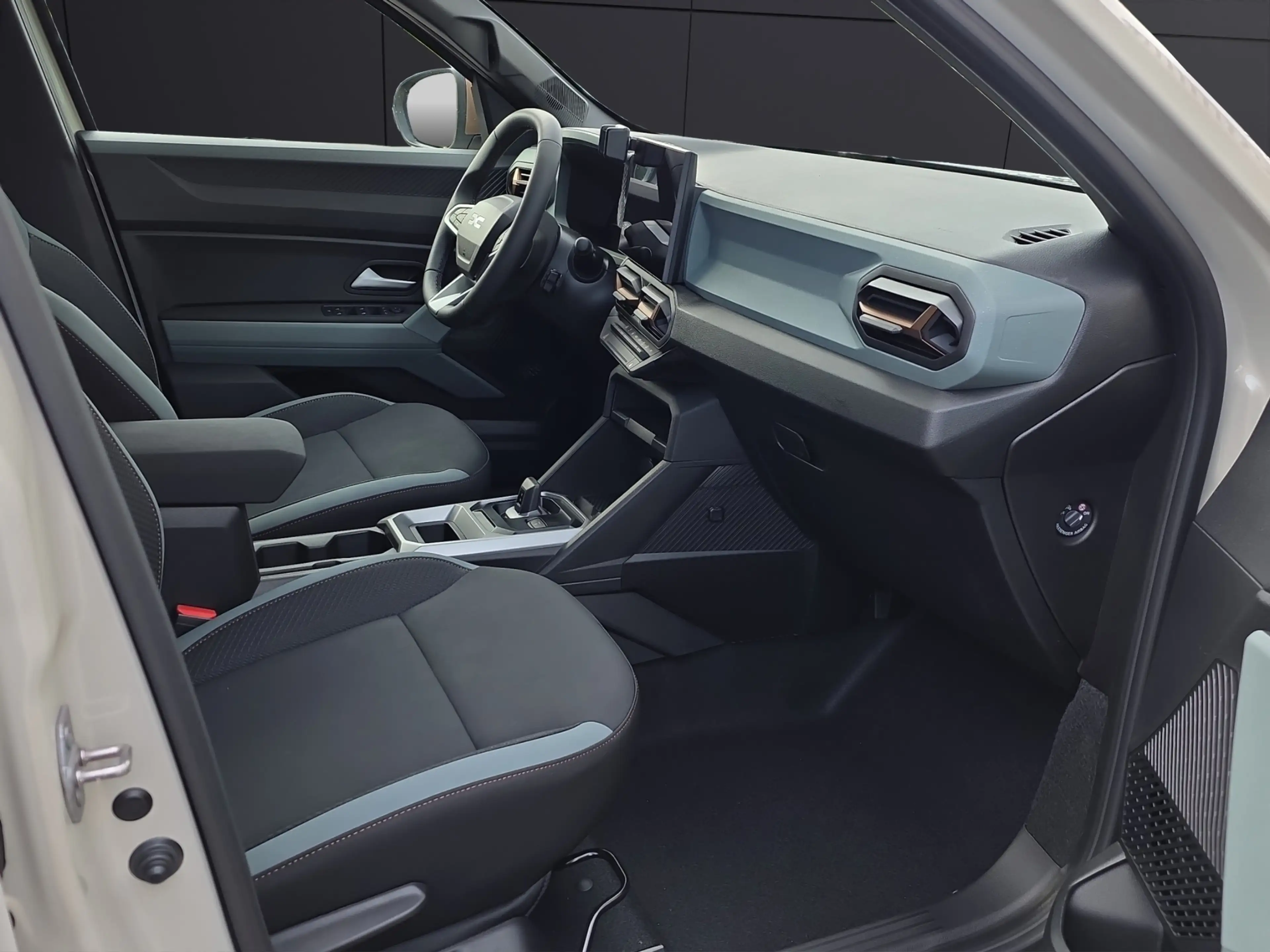 Dacia Duster Extreme hybrid 155 Navi Rückfahrkamera Sitzheizung — photo 6