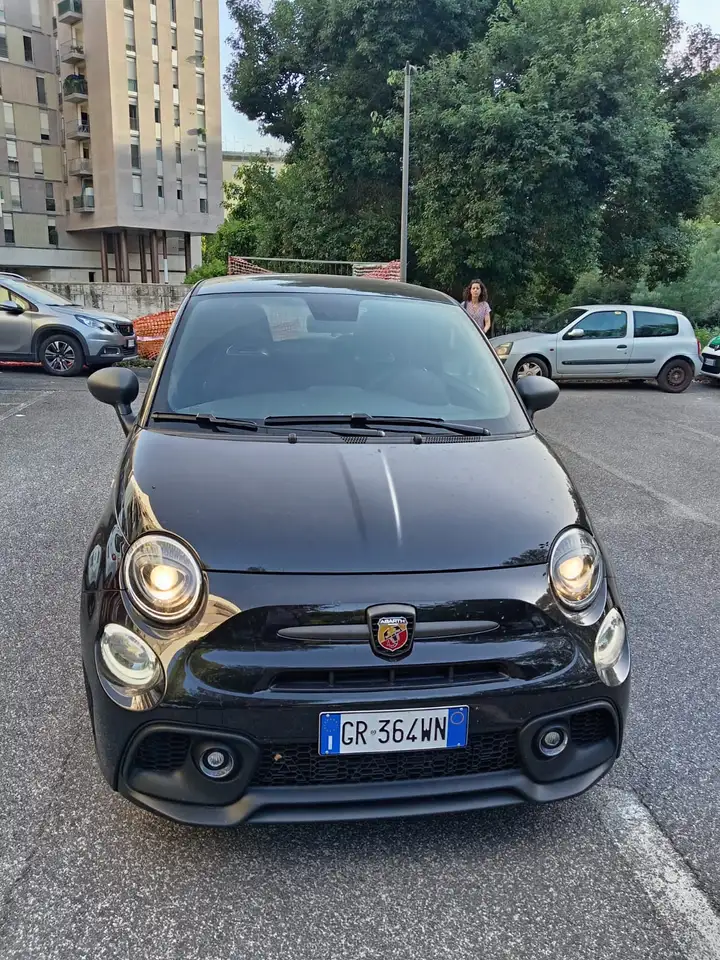 Abarth 695 2023 — фото 10