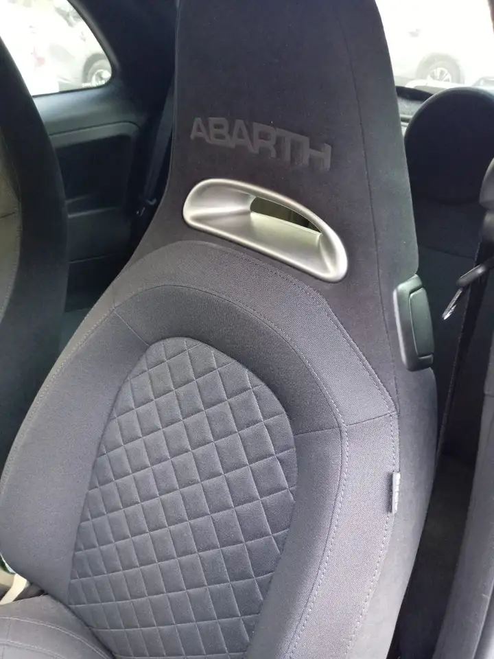 Abarth 695 2023 — фото 13