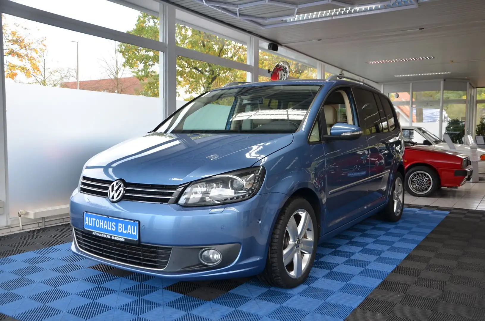 Volkswagen Touran 2.0 TDI Highline *DSG*NAVI*AHK*R-KAMERA* Bleu - 1