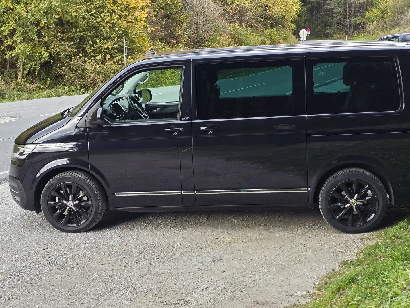 Volkswagen T6.1 Multivan Cruise Schwarz - 2
